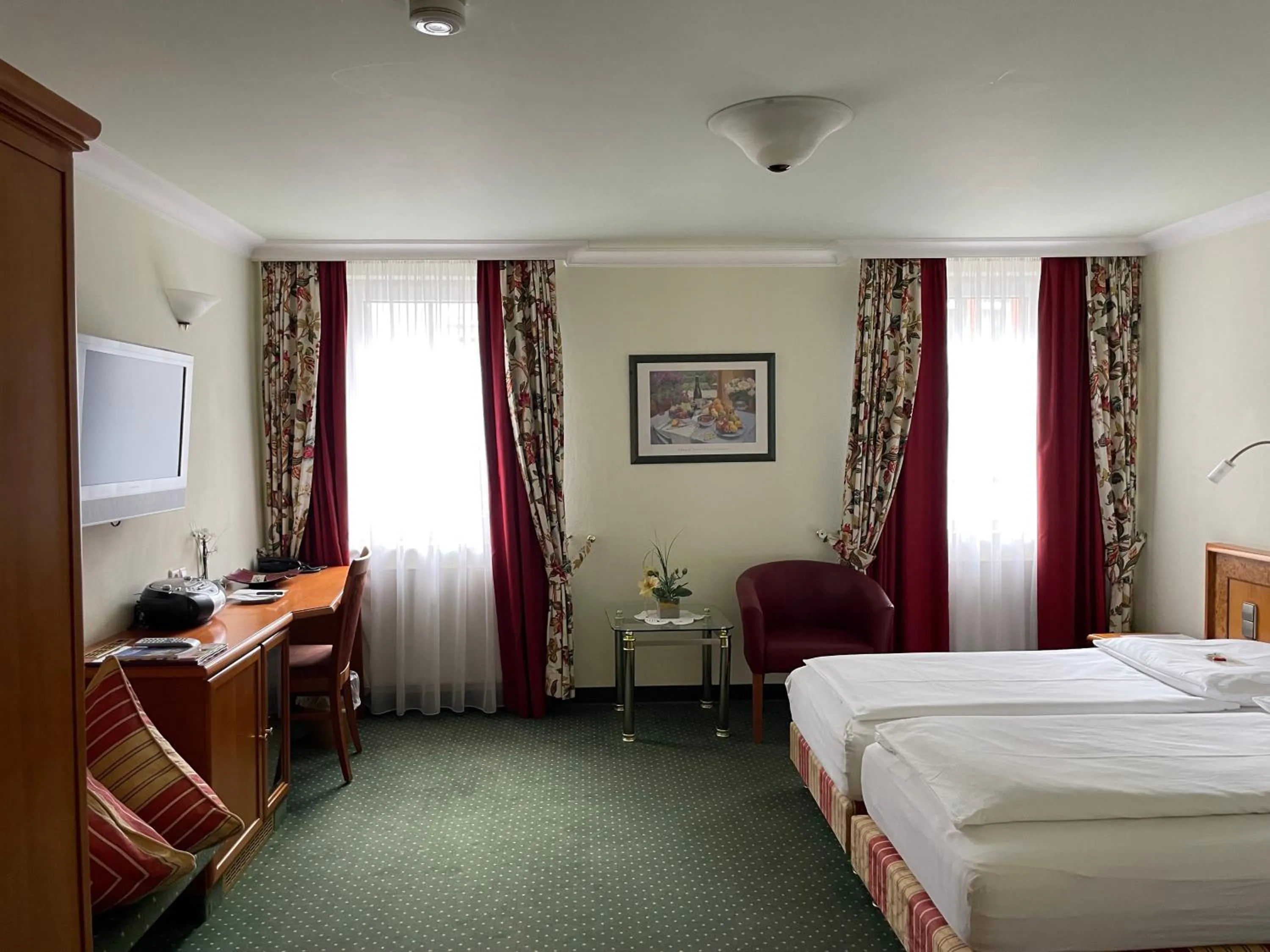 Bedroom, Bed in Hotel Ochsen Stuttgart