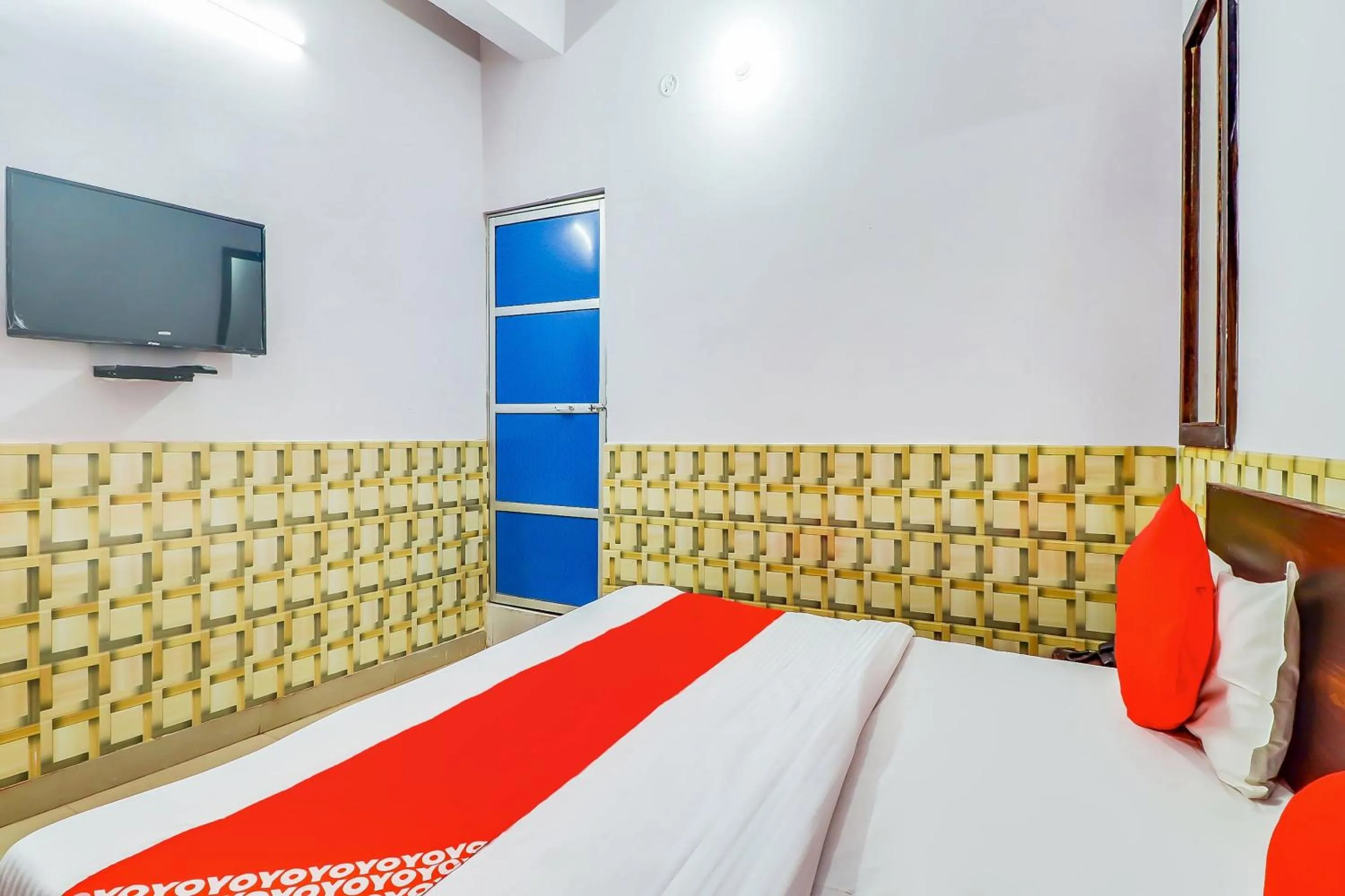 Bedroom, Bed in Super Hotel O Dolphin