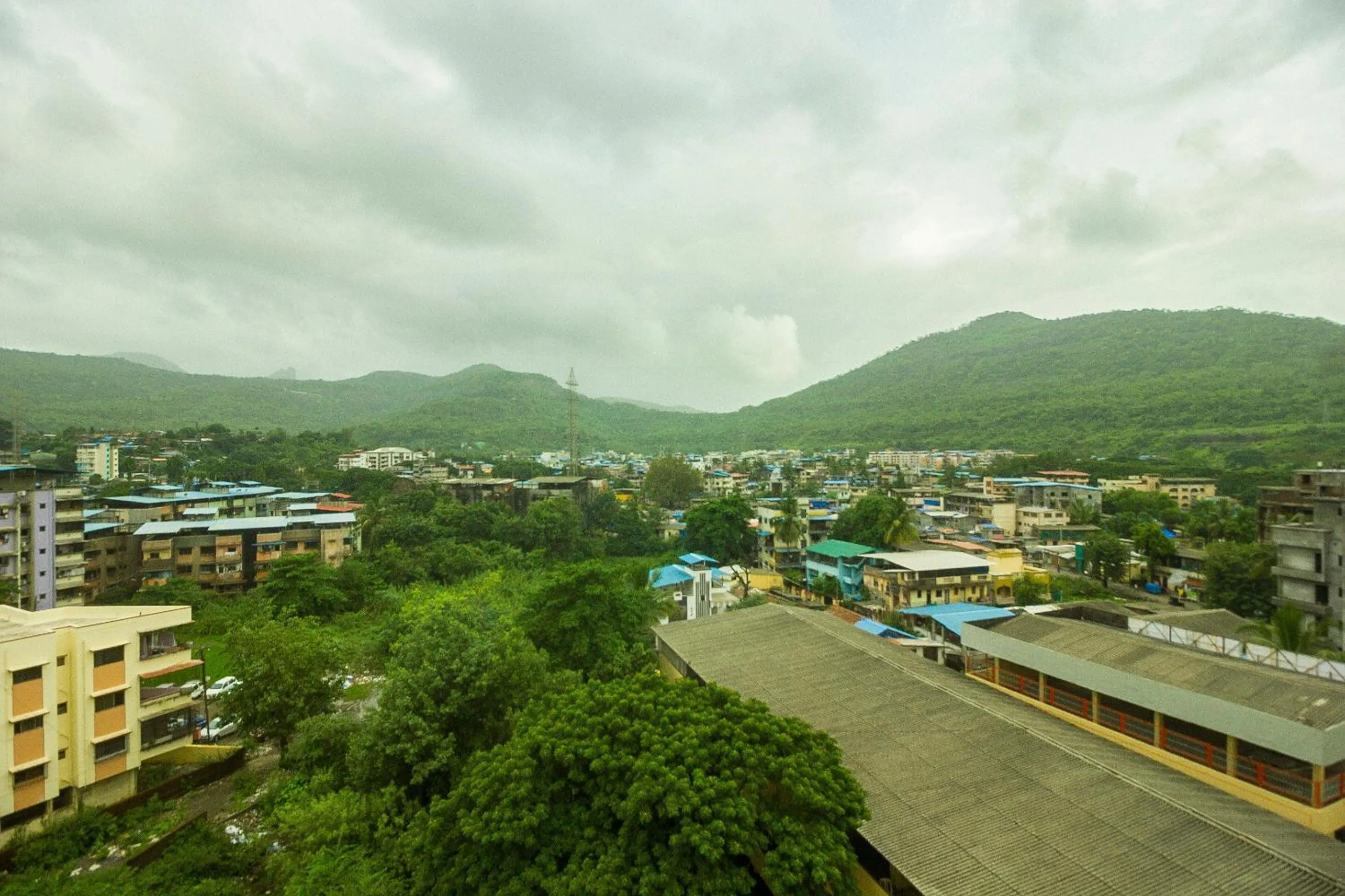 Facade/entrance in Hotel O Samrat Palace