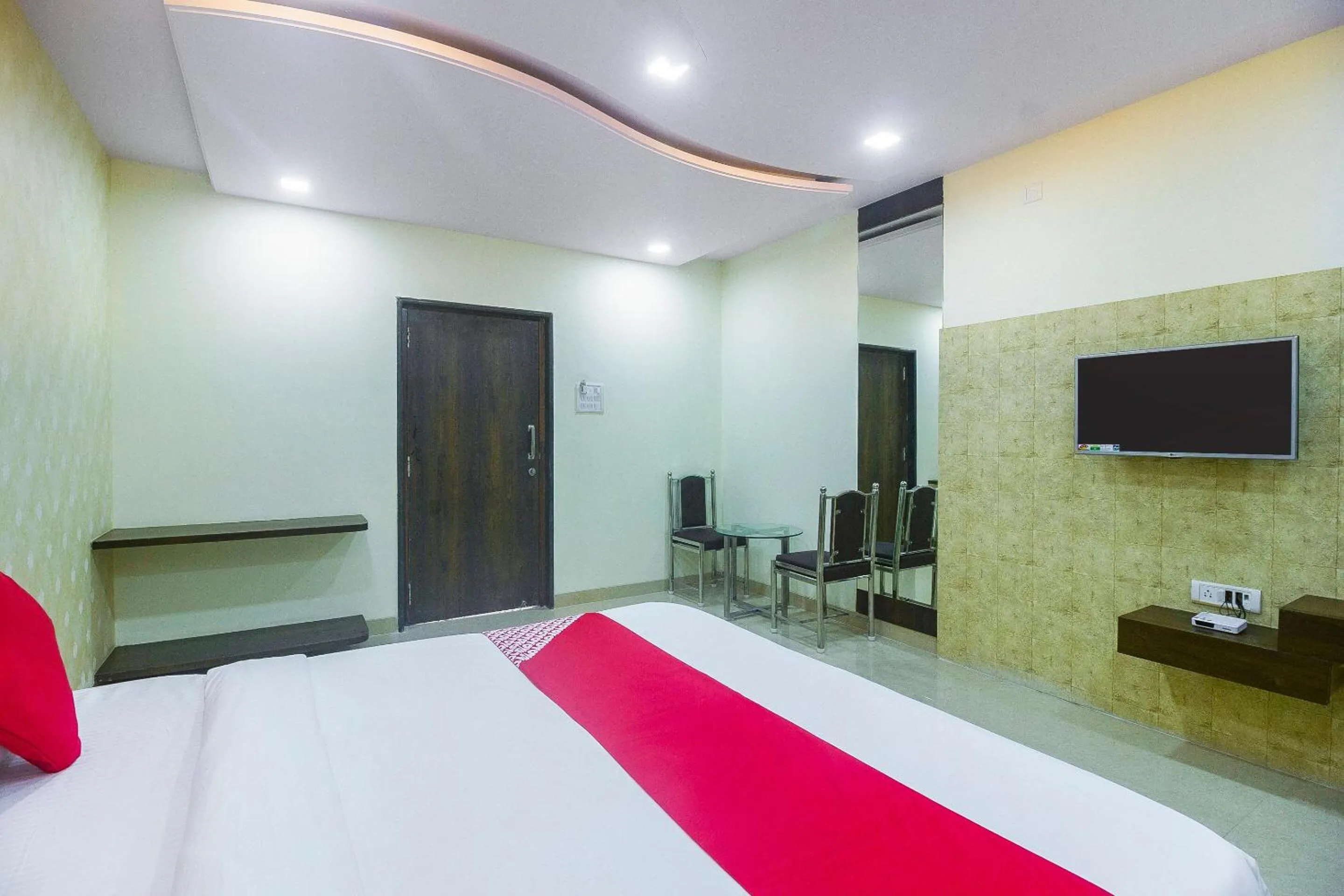 Lobby or reception, Bed in Hotel O Samrat Palace