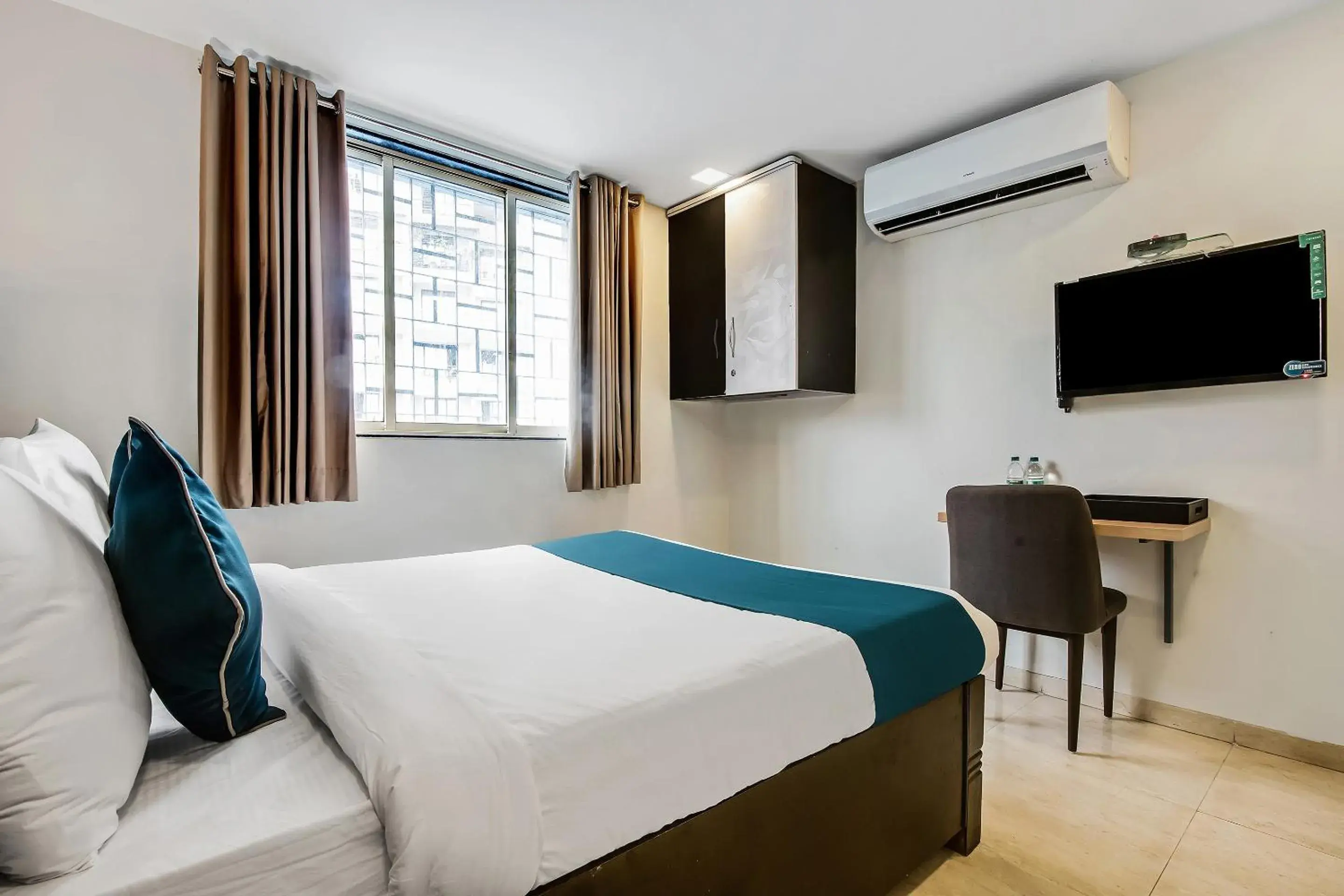 Small Single Room - single occupancy in Hotel O Nirsukh Palace Small Single Room - single occupancy in Hotel O Nirsukh Palace