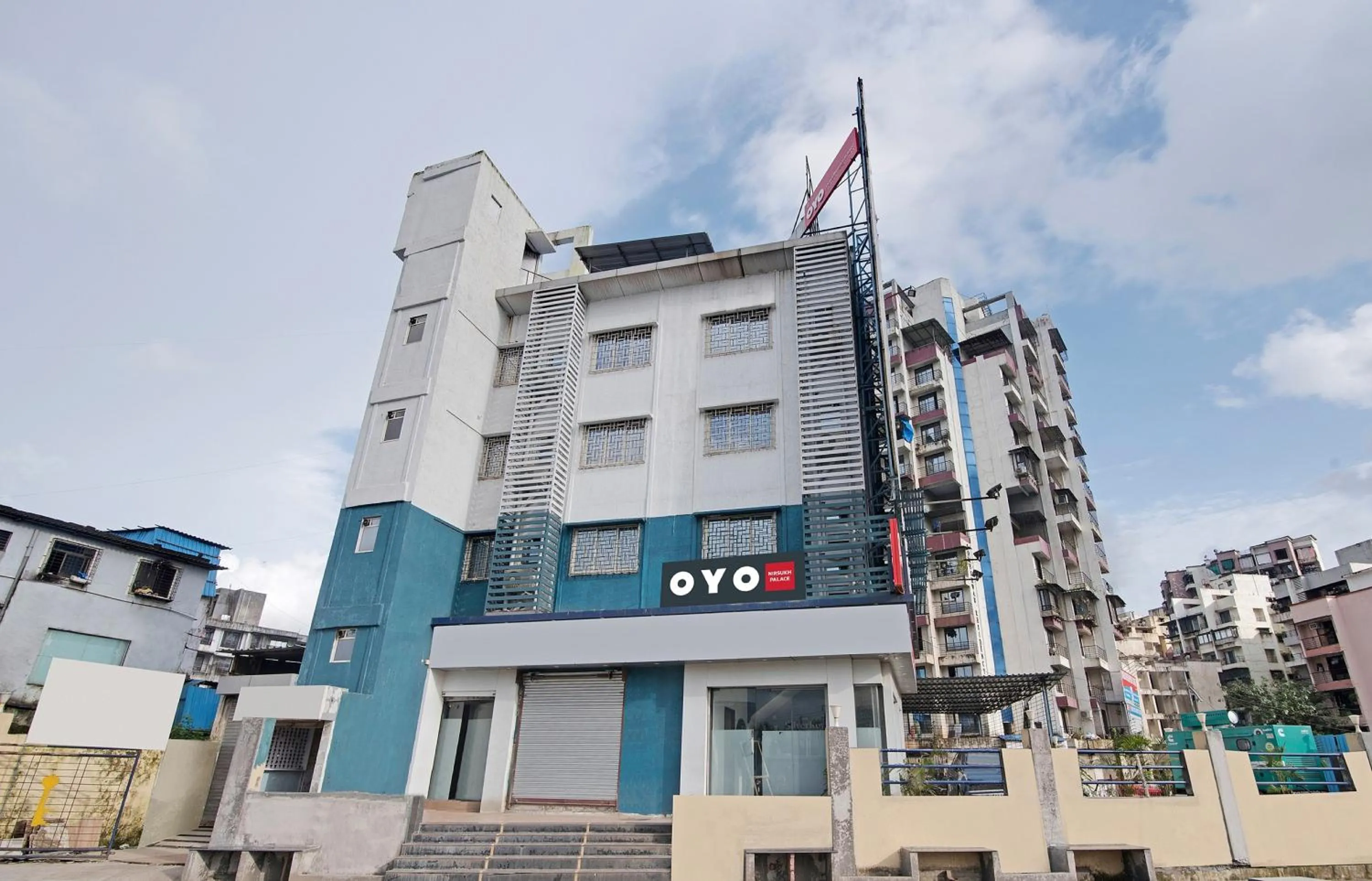 Facade/entrance in Hotel O Nirsukh Palace