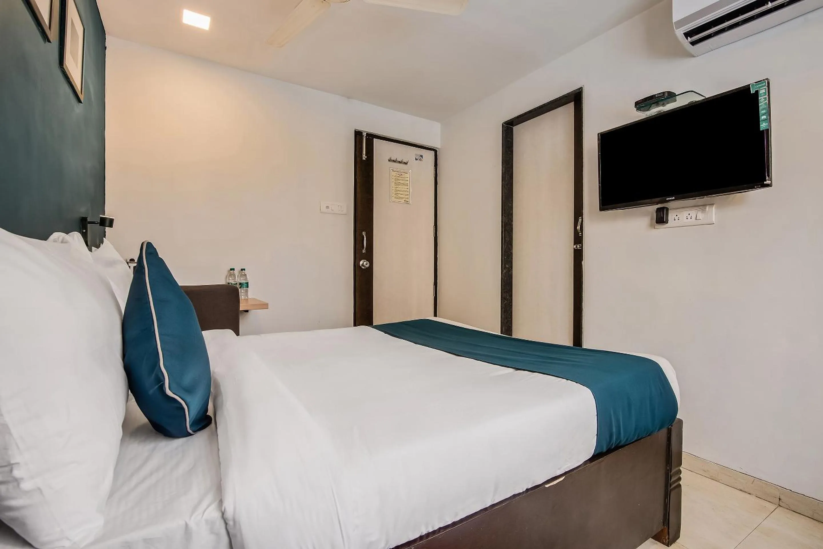 Bedroom, Bed in Hotel O Nirsukh Palace