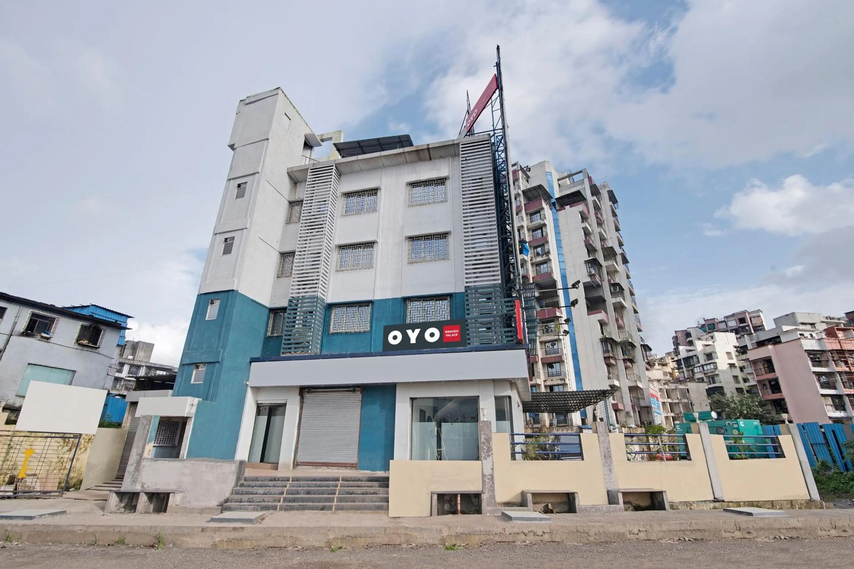 Facade/entrance in Hotel O Nirsukh Palace
