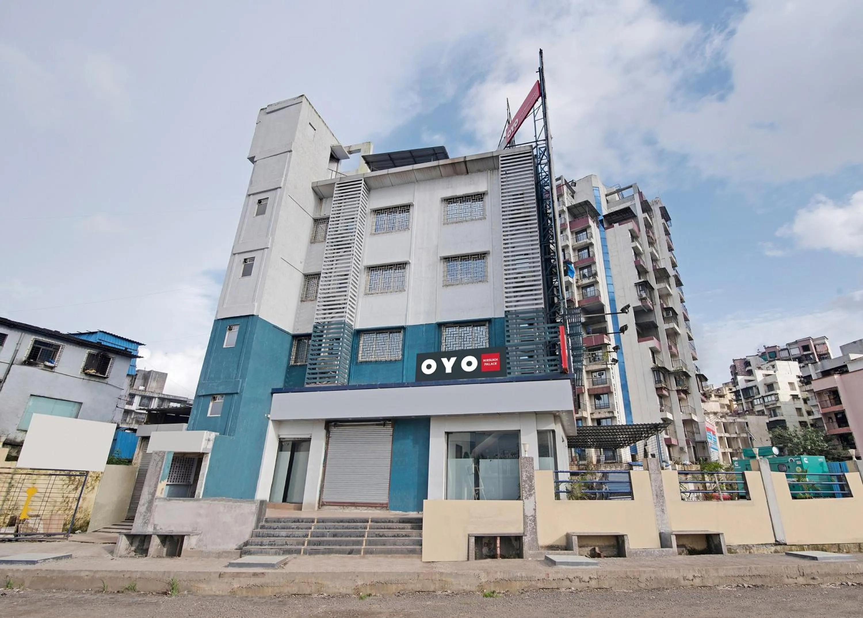 Facade/entrance in Hotel O Nirsukh Palace