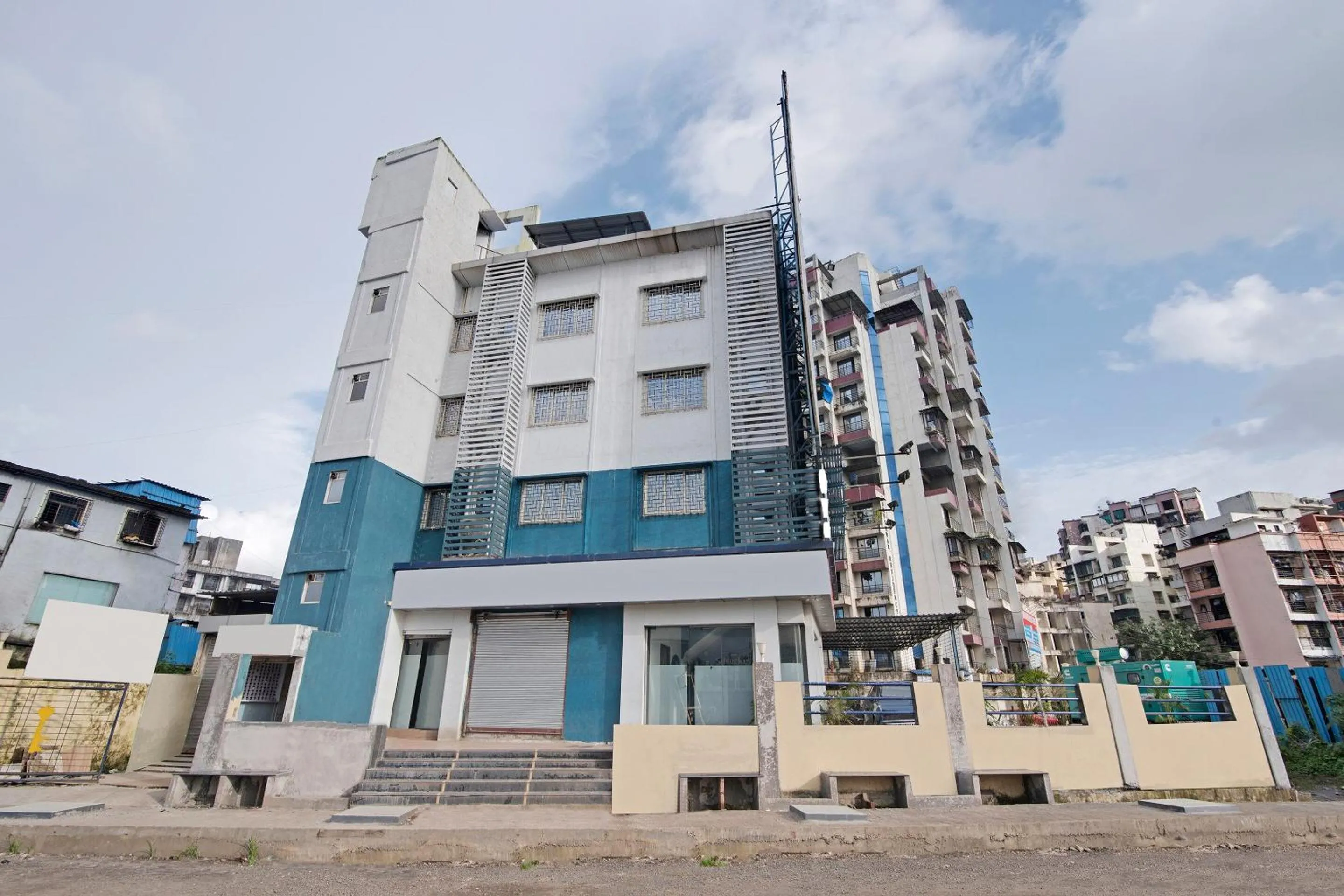 Facade/entrance in Hotel O Nirsukh Palace