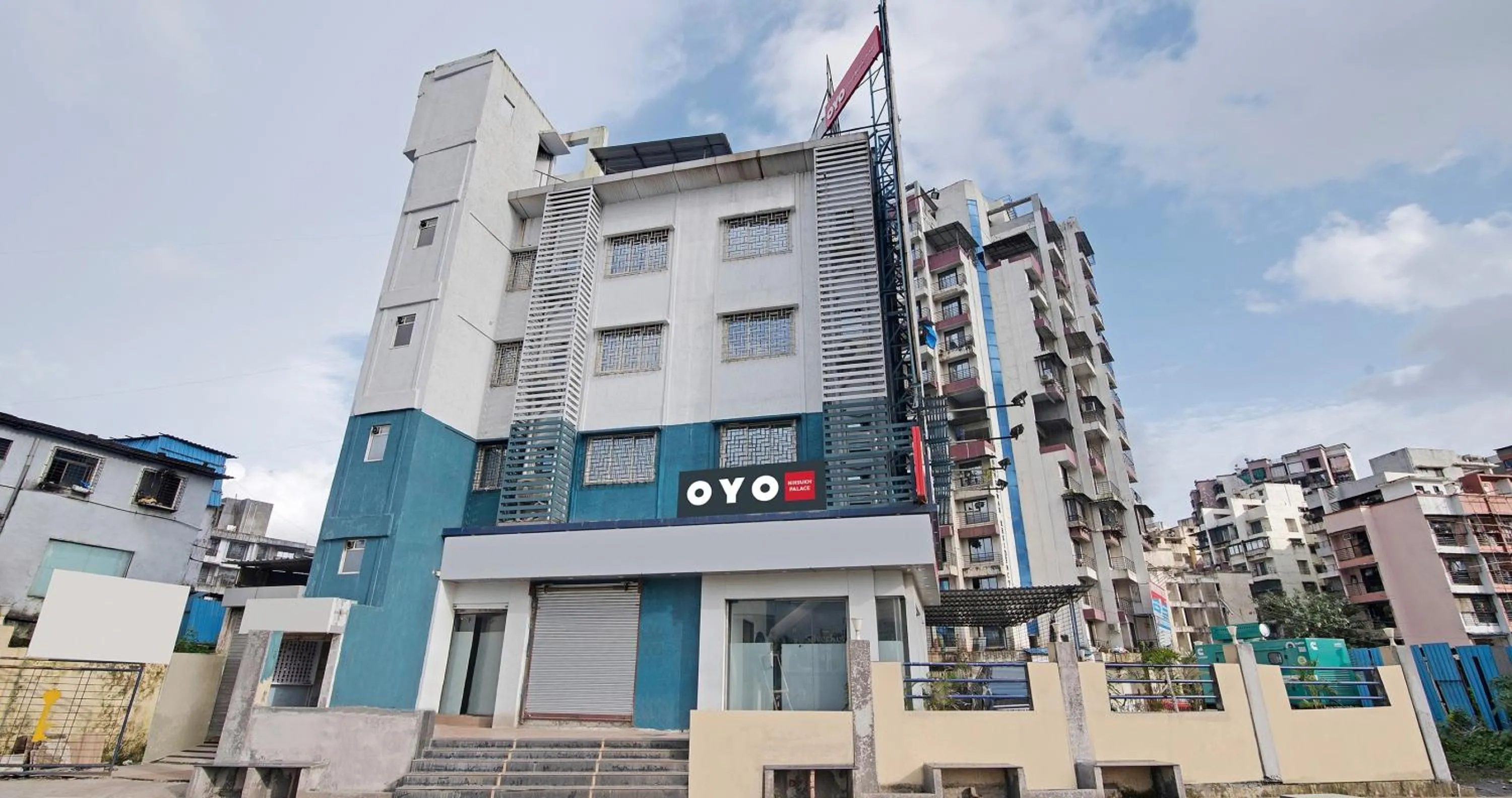 Facade/entrance in Hotel O Nirsukh Palace