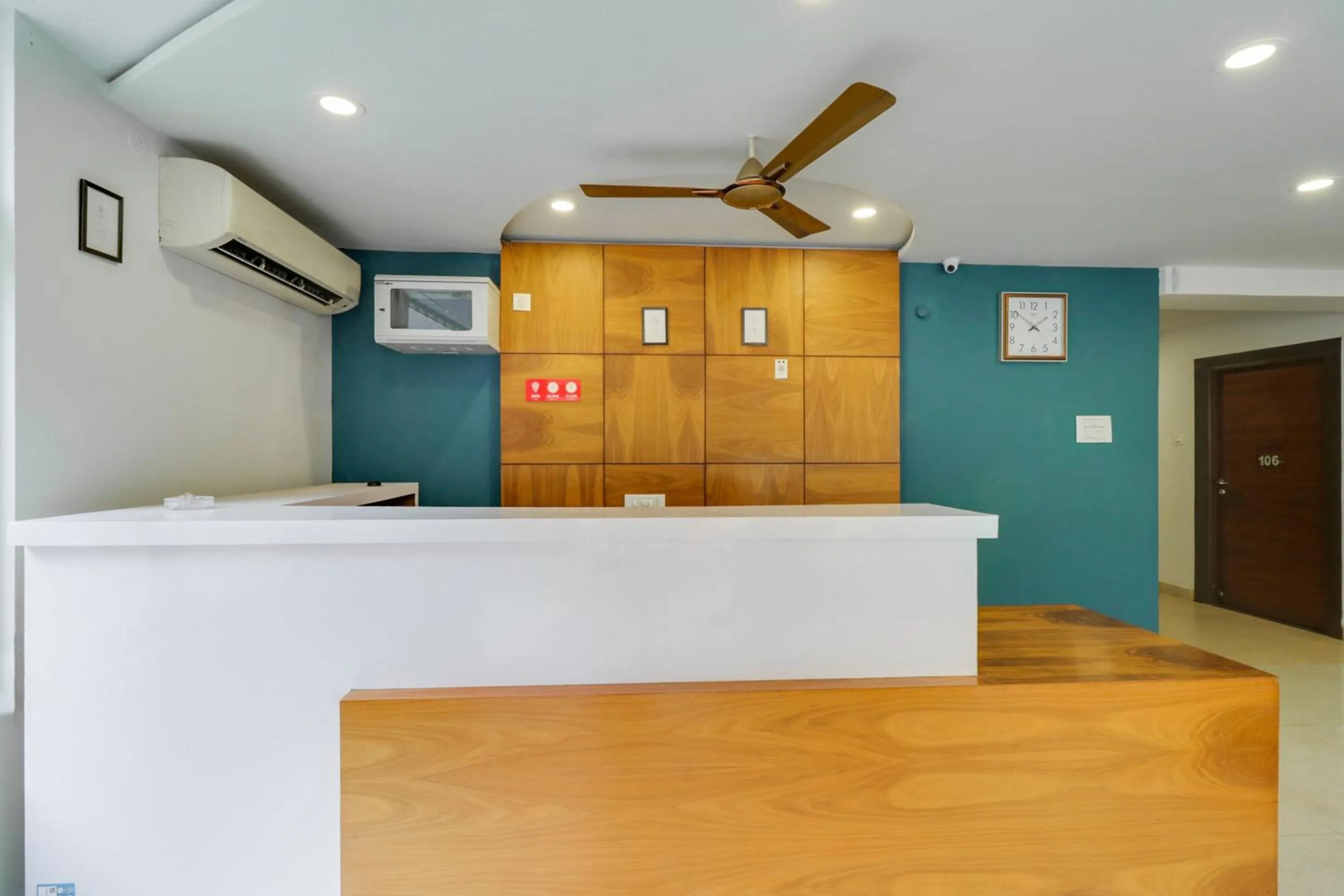 Lobby or reception in Super Hotel O Stay Inn Maharani Peta