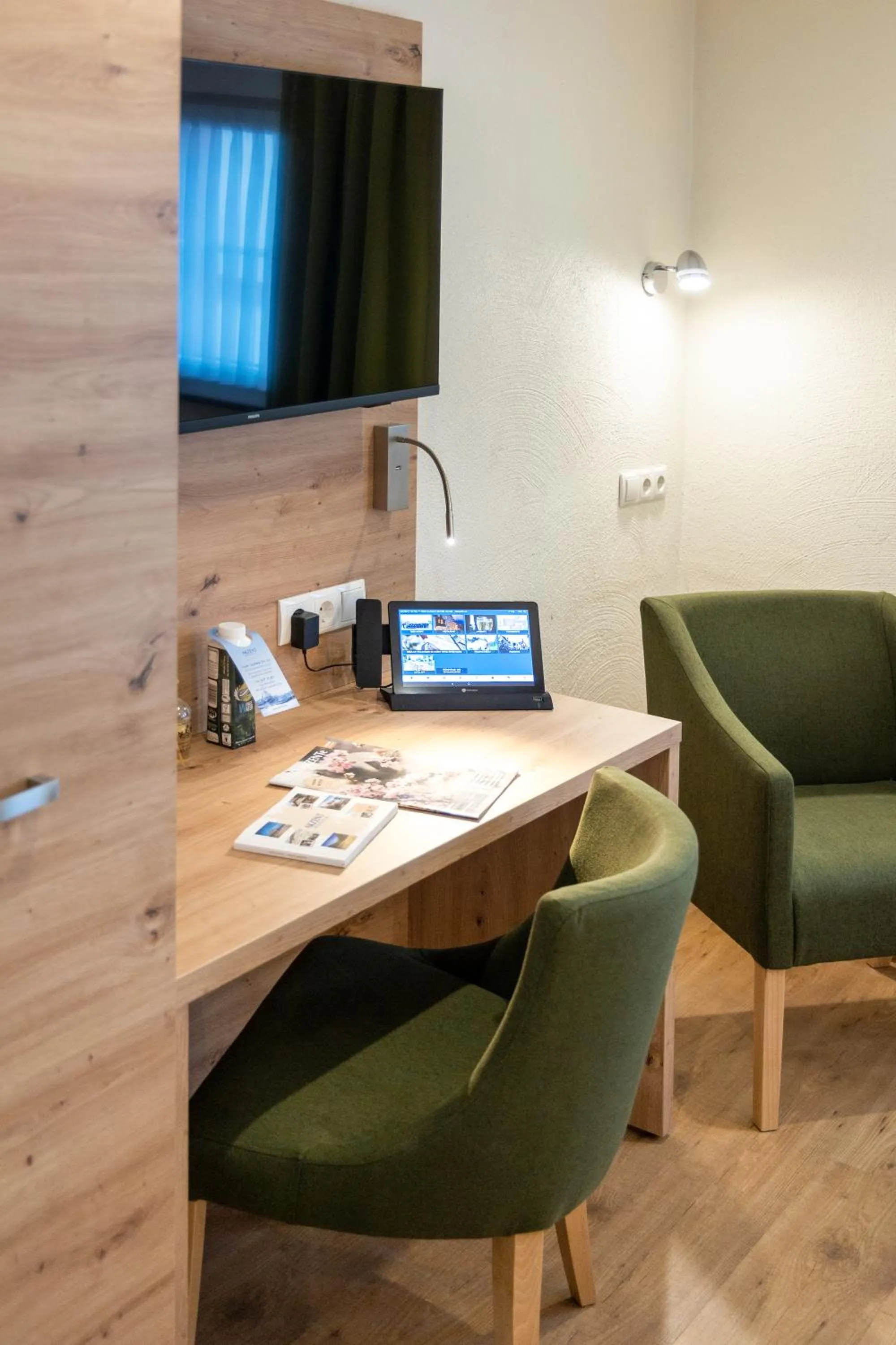 TV and multimedia in AKZENT Hotel Restaurant Roter Ochse Rhens bei Koblenz