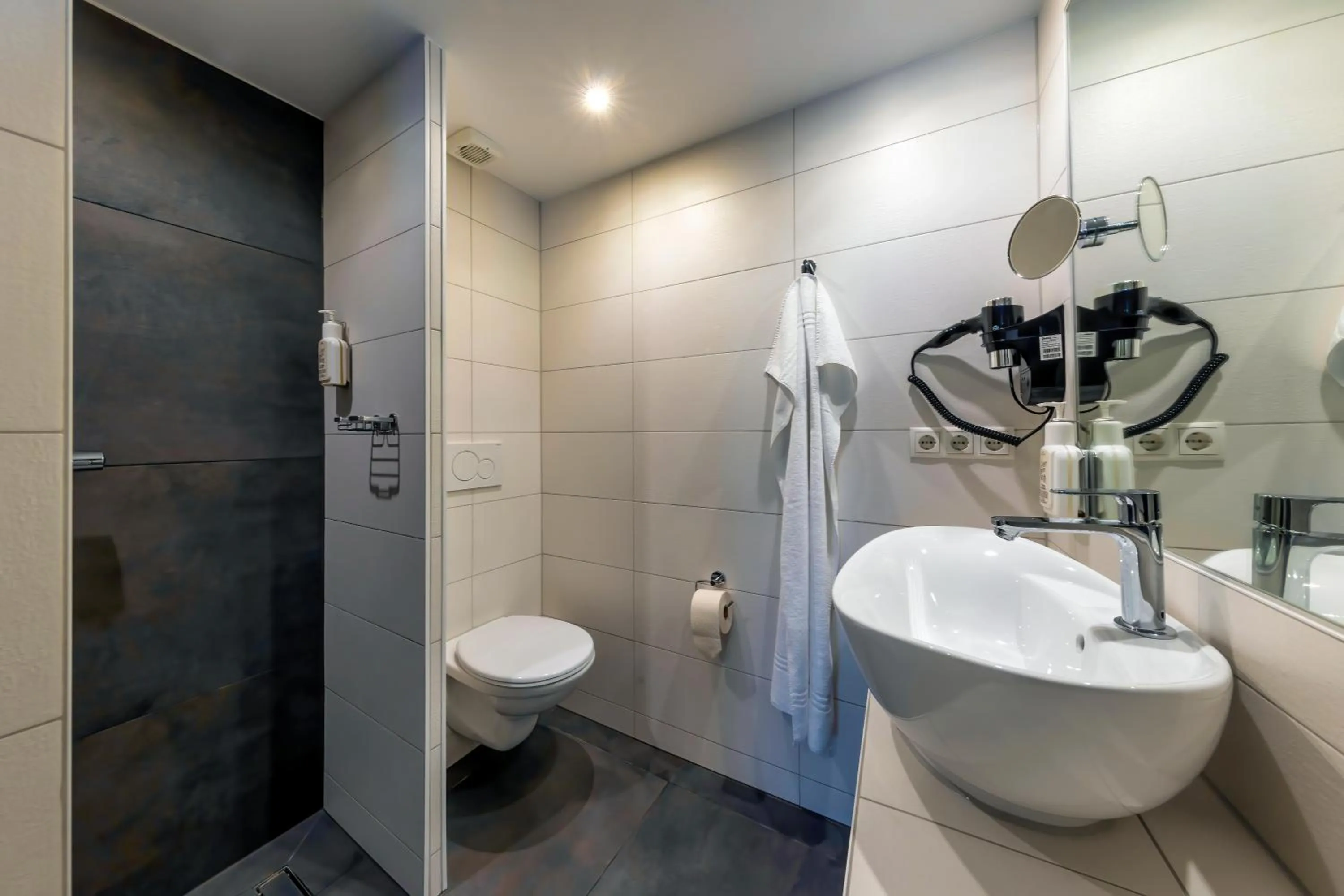 Bathroom in AKZENT Hotel Restaurant Roter Ochse Rhens bei Koblenz