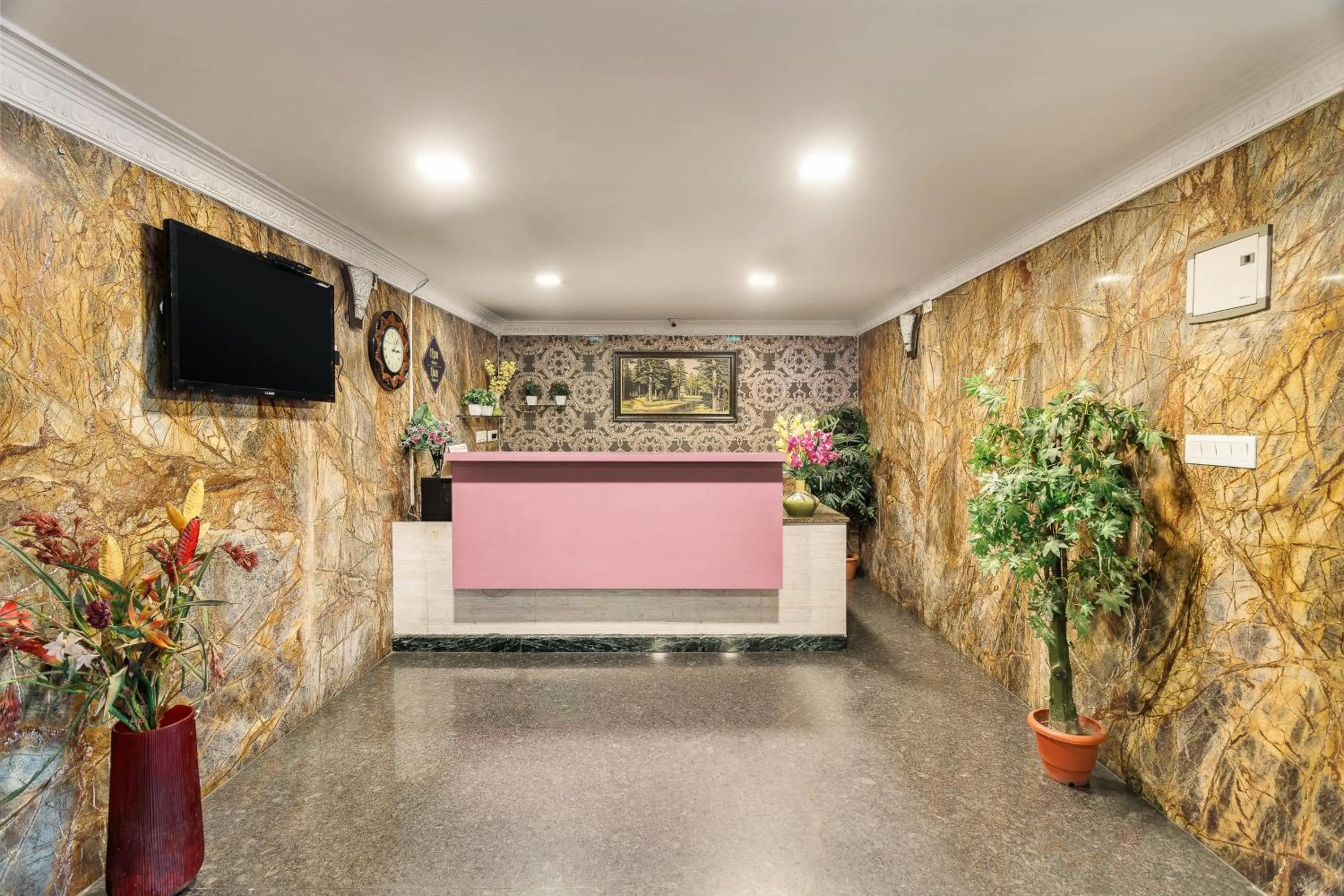 Lobby or reception in Octave Royal Opera