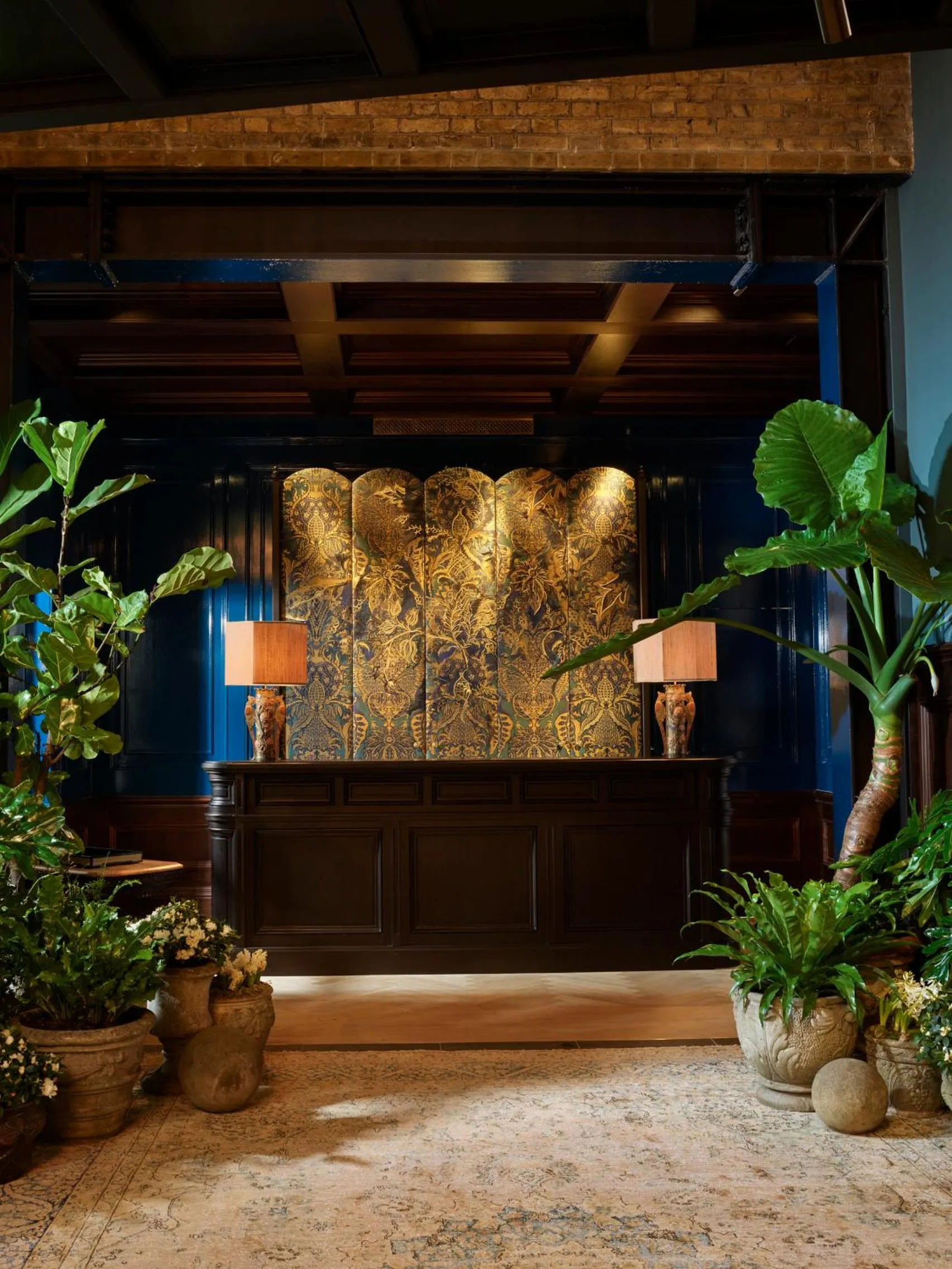 Text overlay in NoMad London