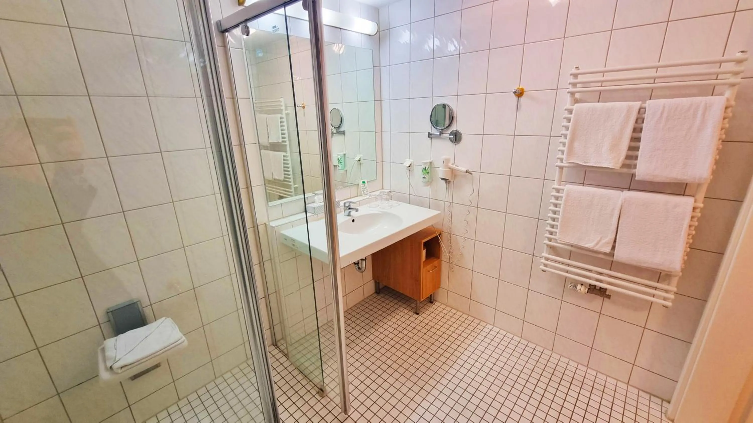 Bathroom in New Living Home Residenzhotel Hamburg