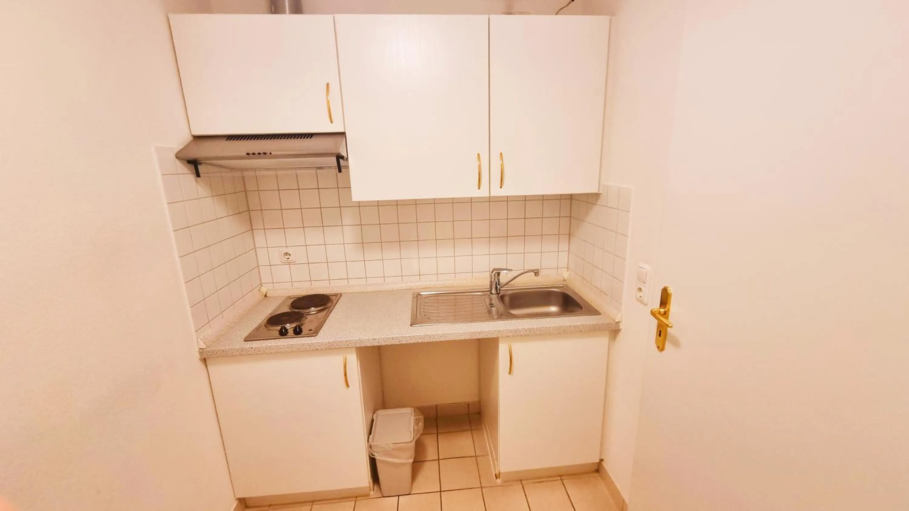 Kitchen or kitchenette in New Living Home Residenzhotel Hamburg