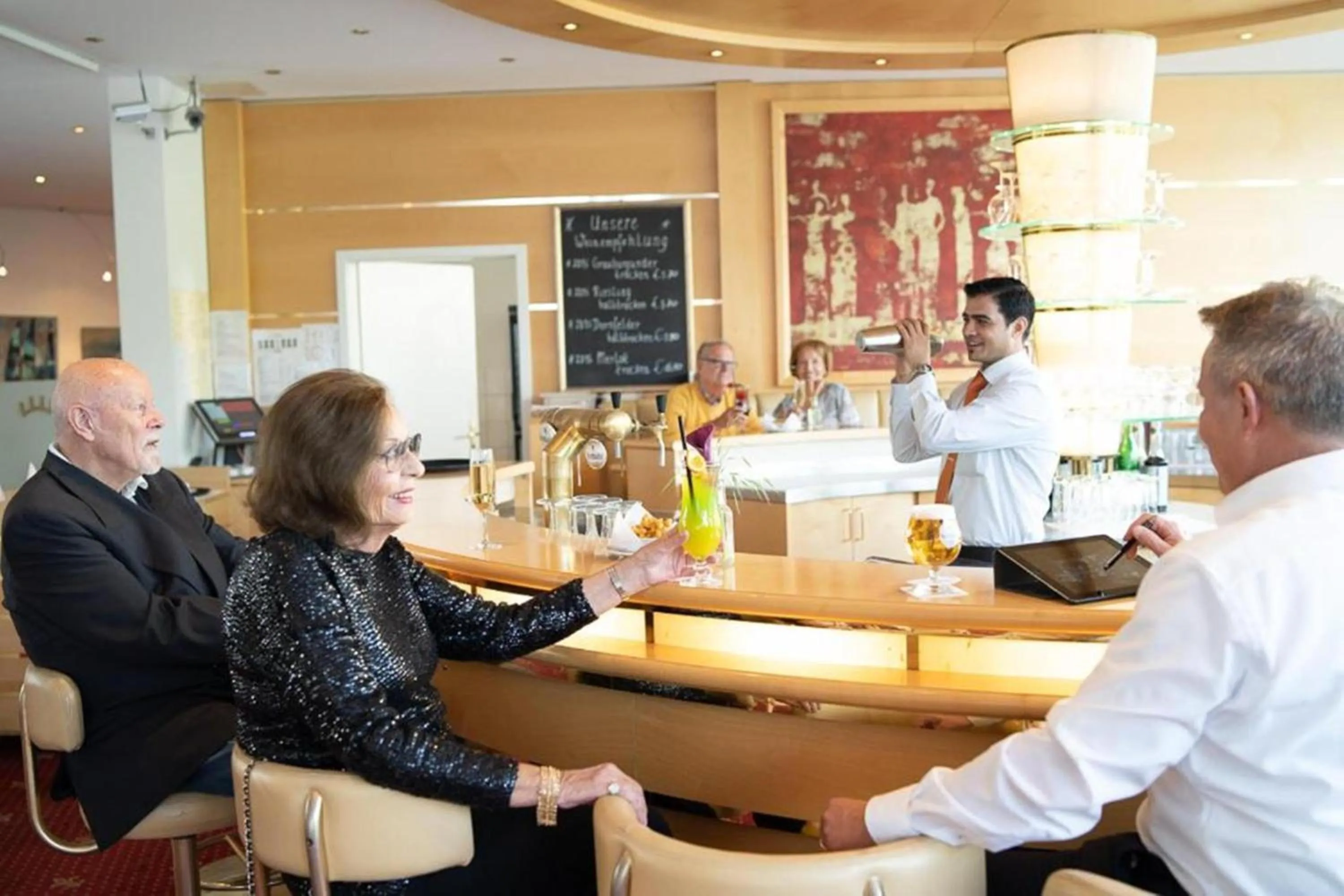 Lounge or bar in New Living Home Residenzhotel Hamburg