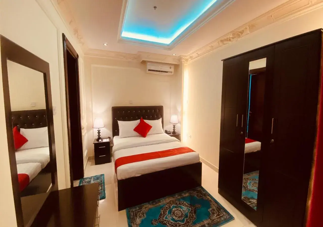 Superior Suite - single occupancy in Majestic Hotel Superior Suite - single occupancy in Majestic Hotel