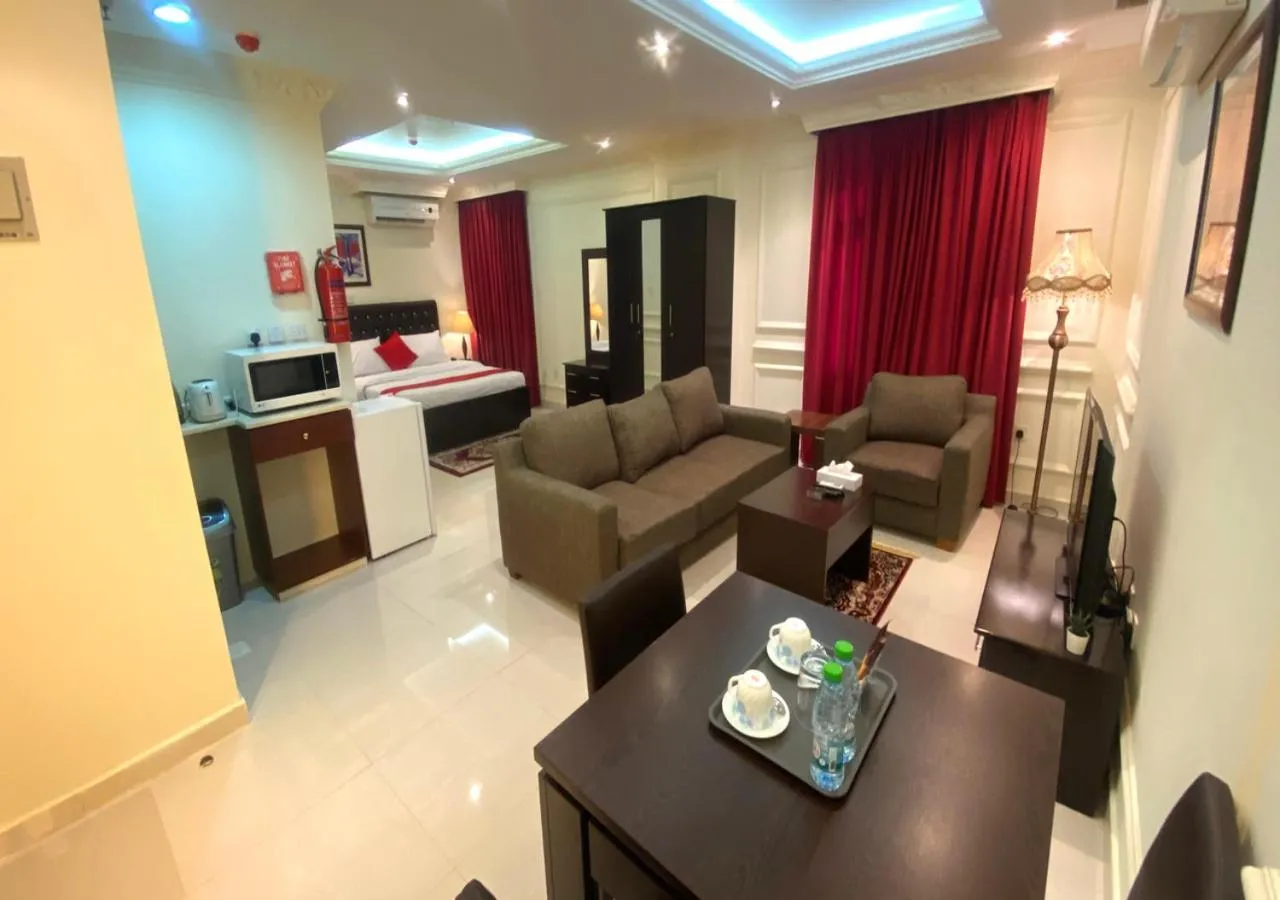 Photo of the whole room in Majestic Hotel