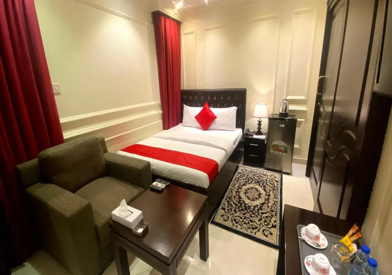 Standard Double Room - single occupancy in Majestic Hotel Standard Double Room - single occupancy in Majestic Hotel