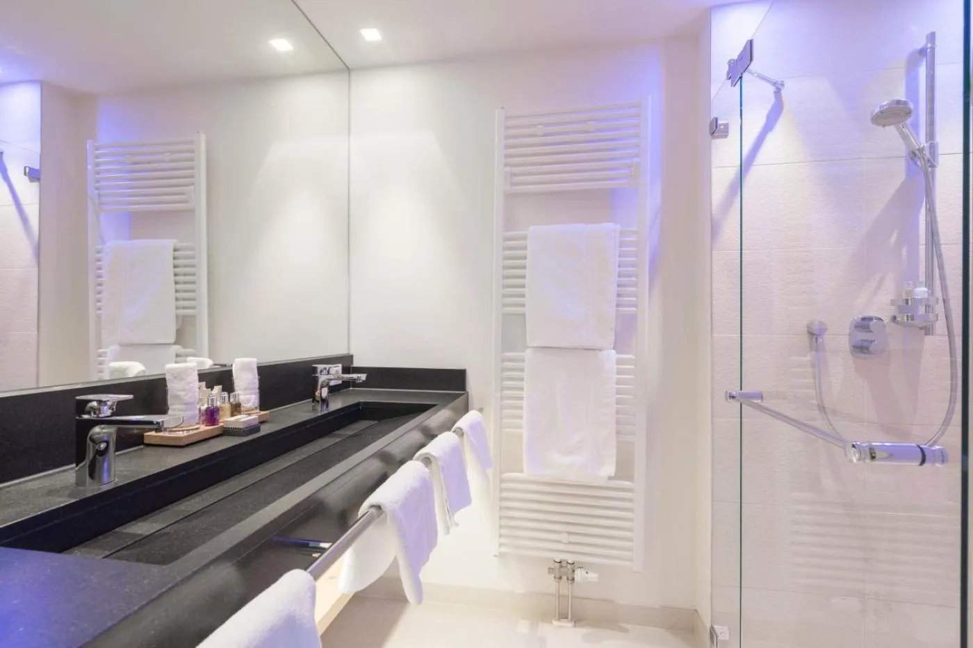 Bathroom in Hotel Exquisit