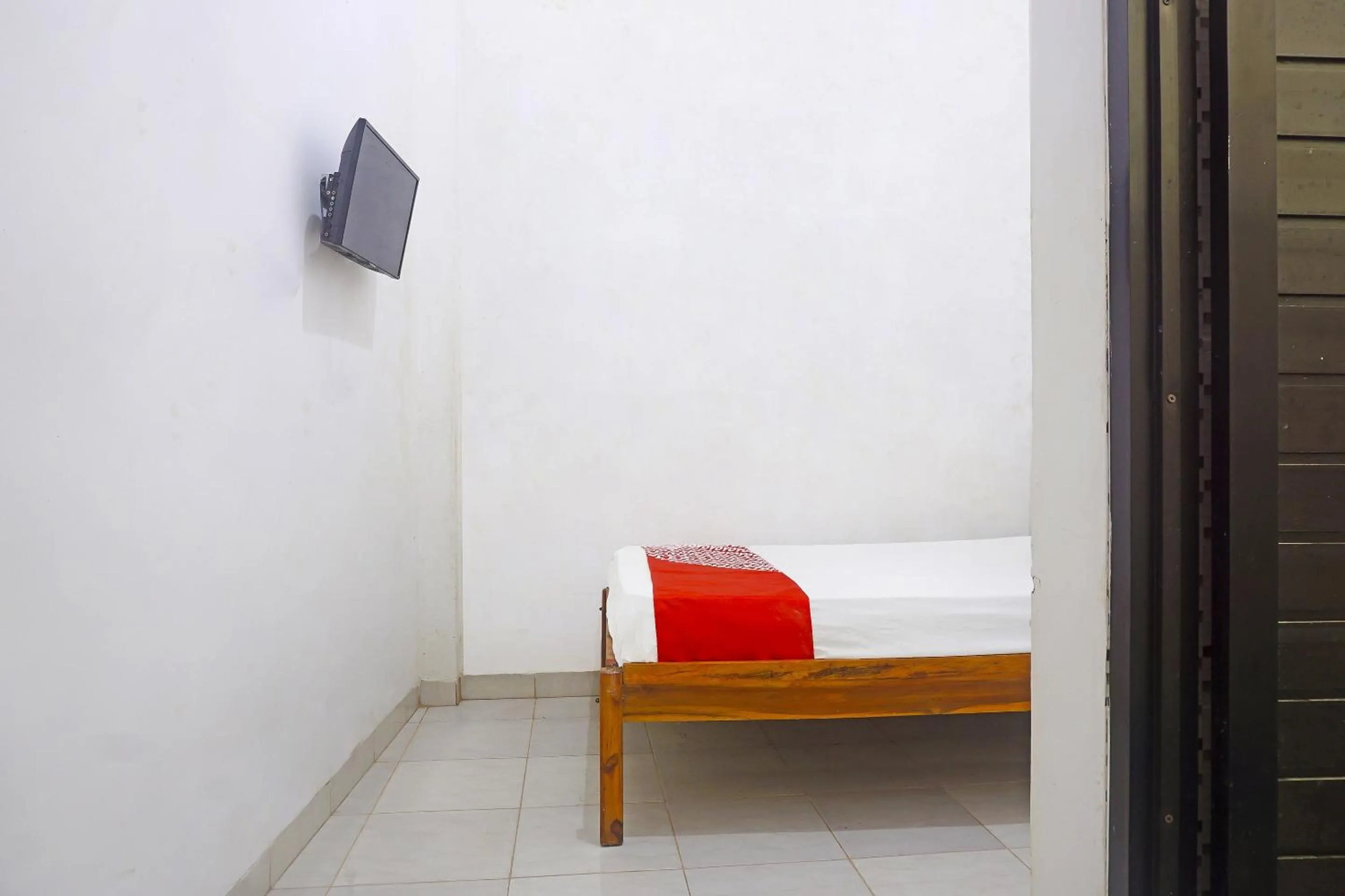 Bedroom, Bed in Hotel O Almeerah Homestay Syariah Near RS Hermina