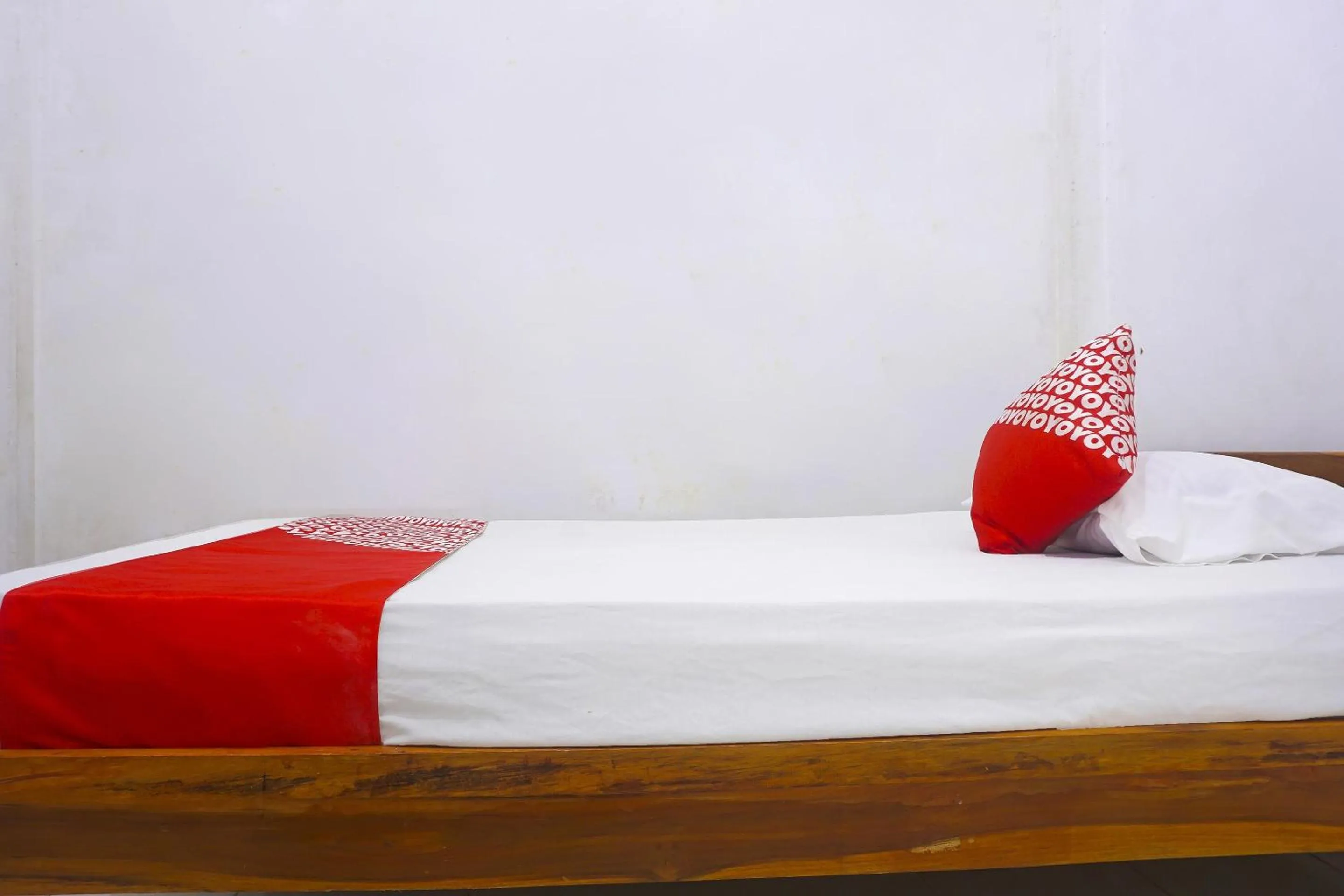 Bedroom, Bed in Hotel O Almeerah Homestay Syariah Near RS Hermina