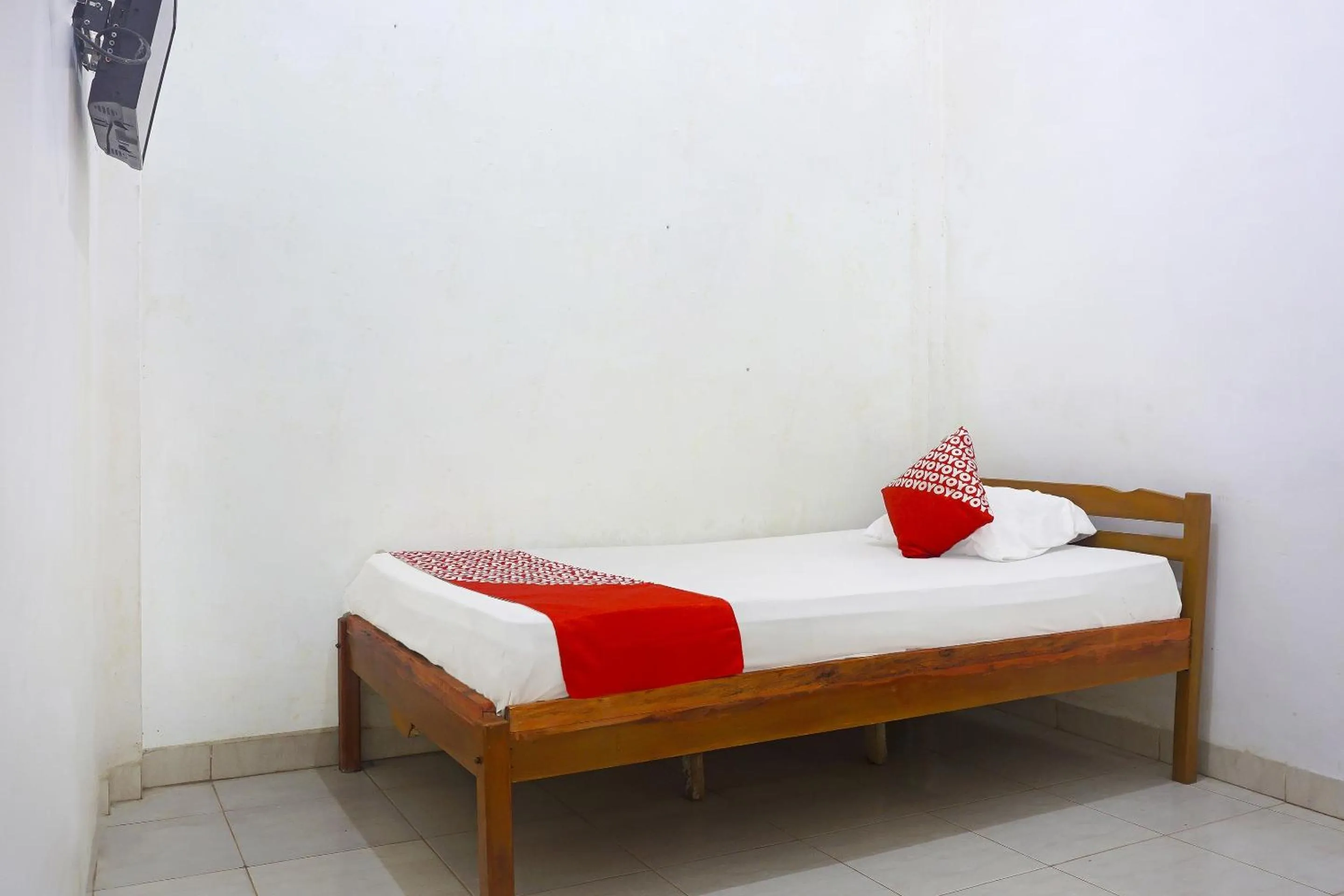 Bedroom, Bed in Hotel O Almeerah Homestay Syariah Near RS Hermina