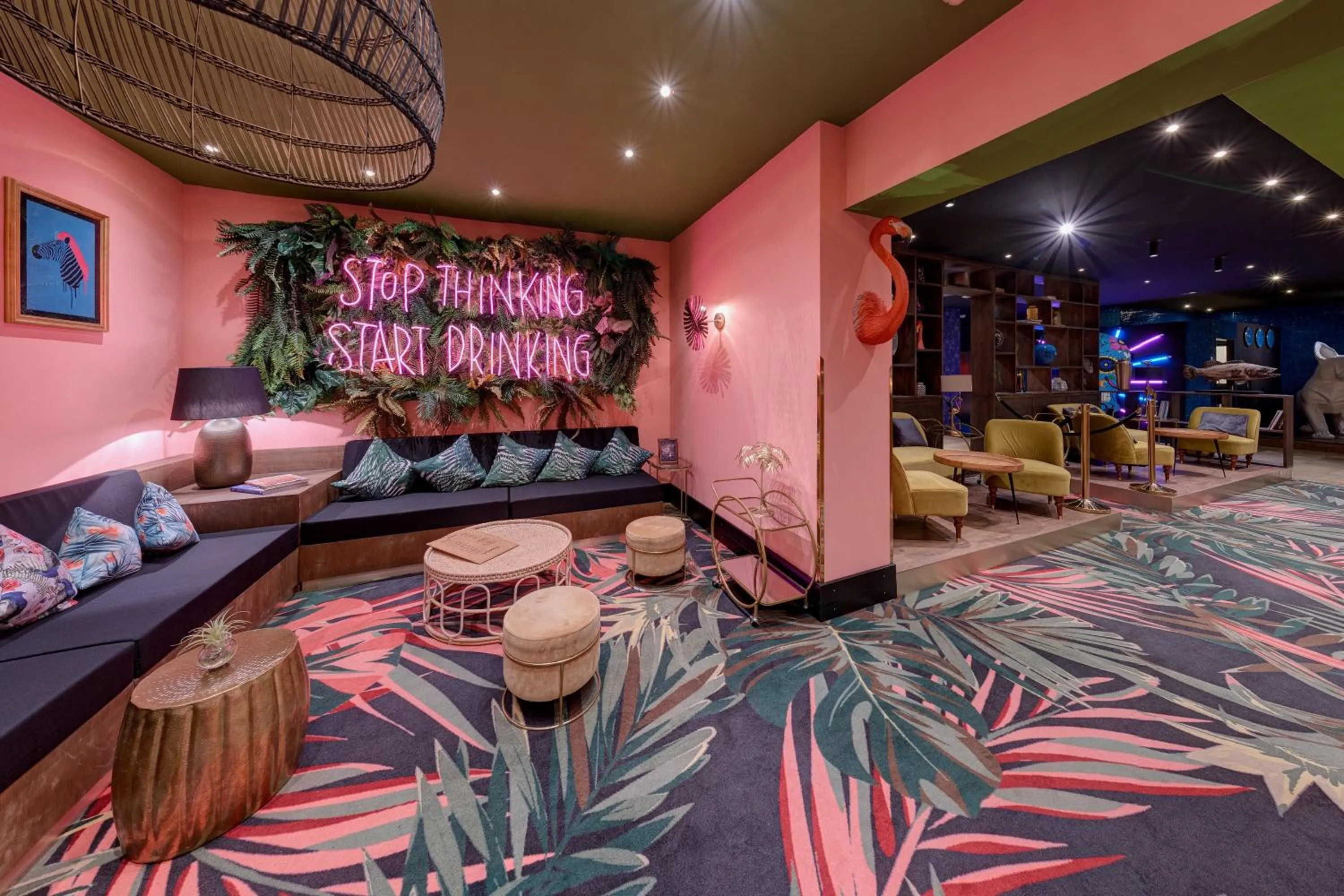 Lobby or reception in Hit the Sky