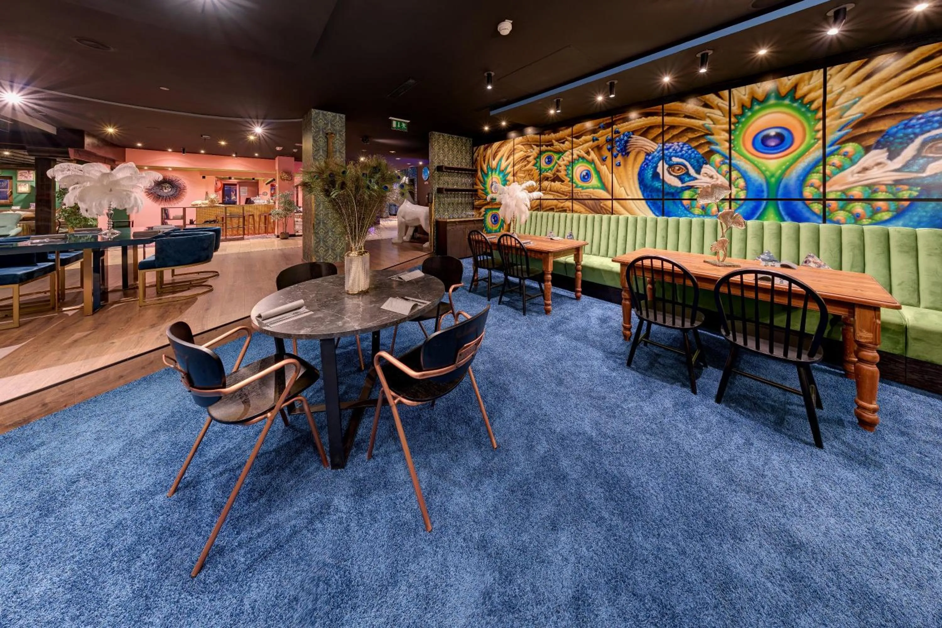 Restaurant/places to eat in Hit the Sky