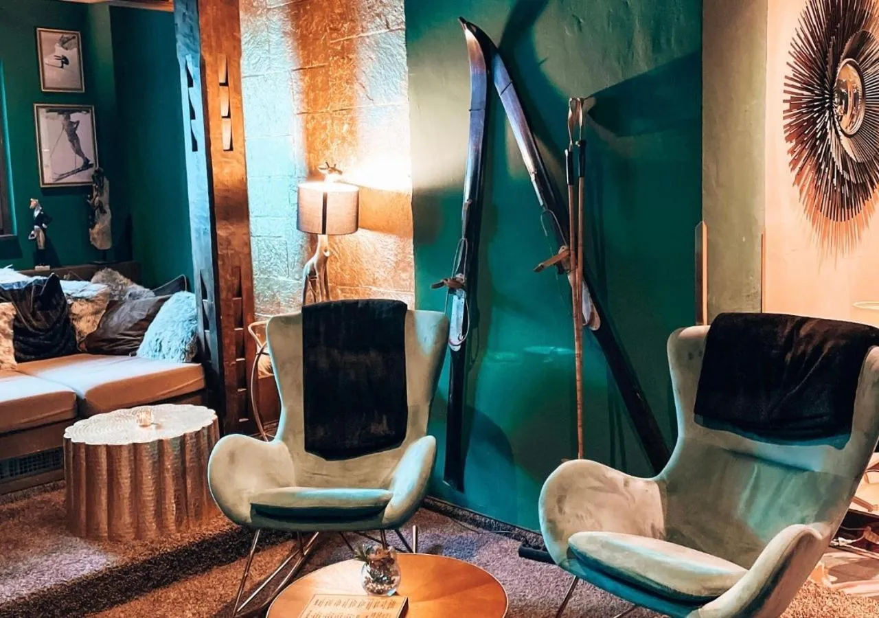 Lounge or bar in Hit the Sky