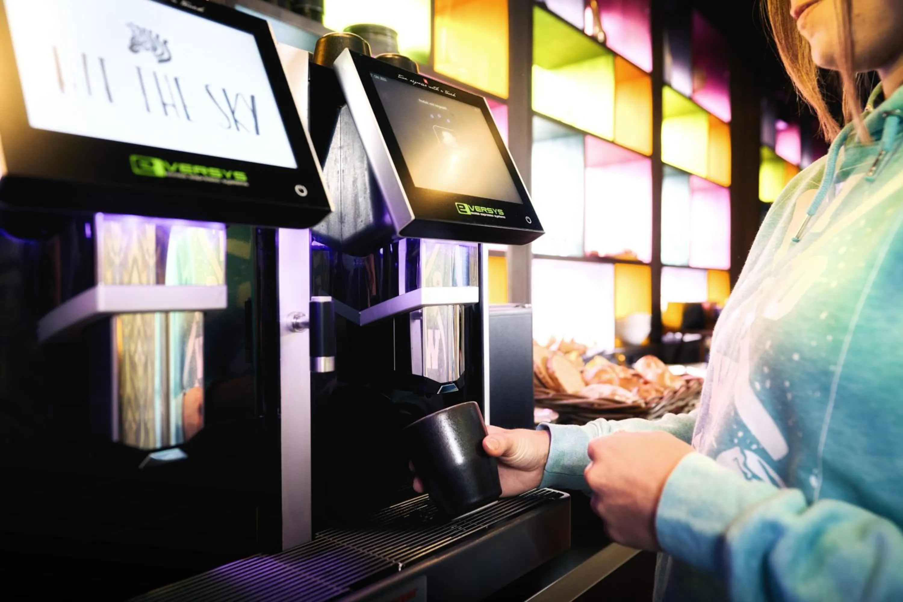 Coffee/tea facilities in Hit the Sky