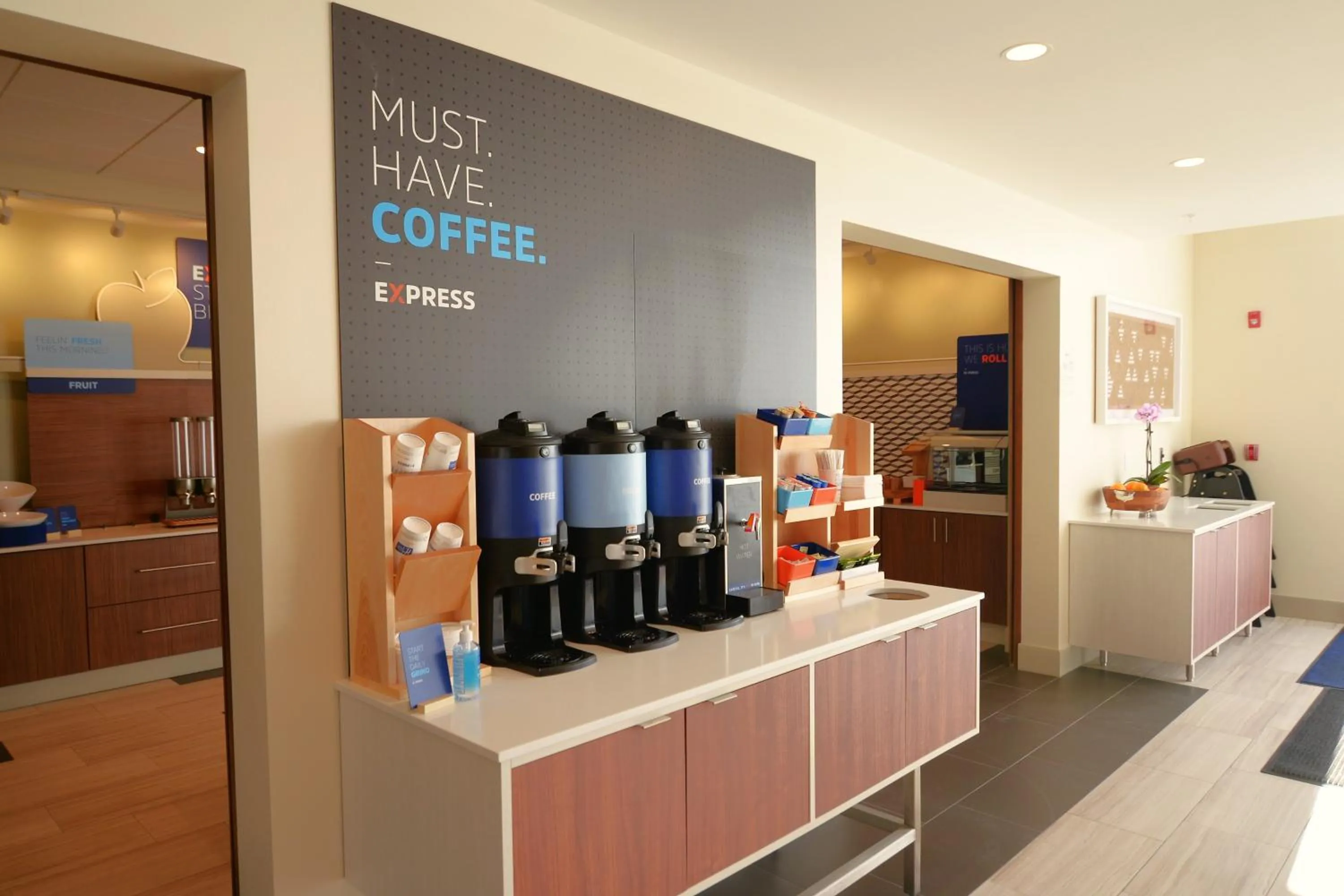 Breakfast in Holiday Inn Express & Suites Onalaska - La Crosse Area by IHG