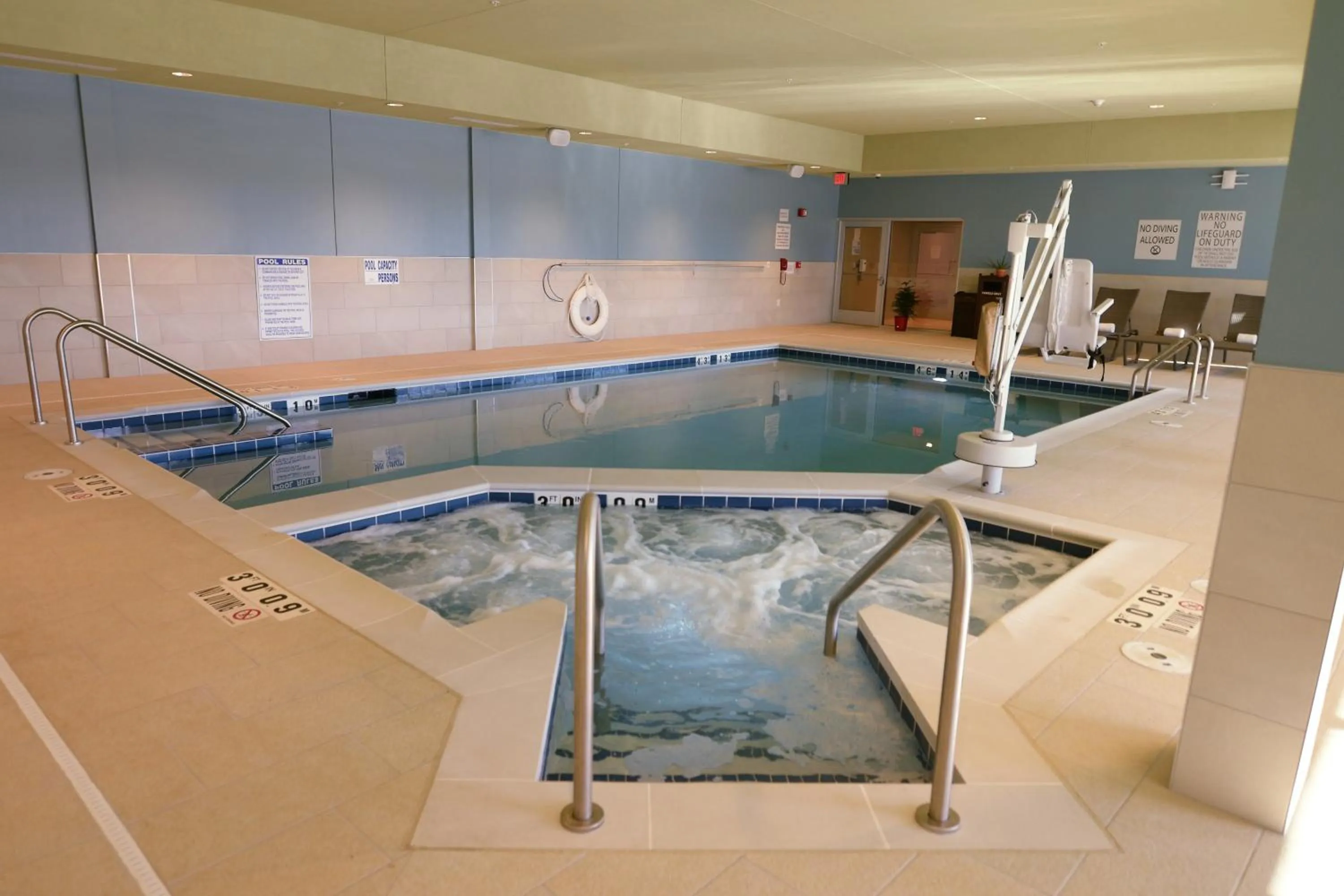 Swimming pool in Holiday Inn Express & Suites Onalaska - La Crosse Area by IHG