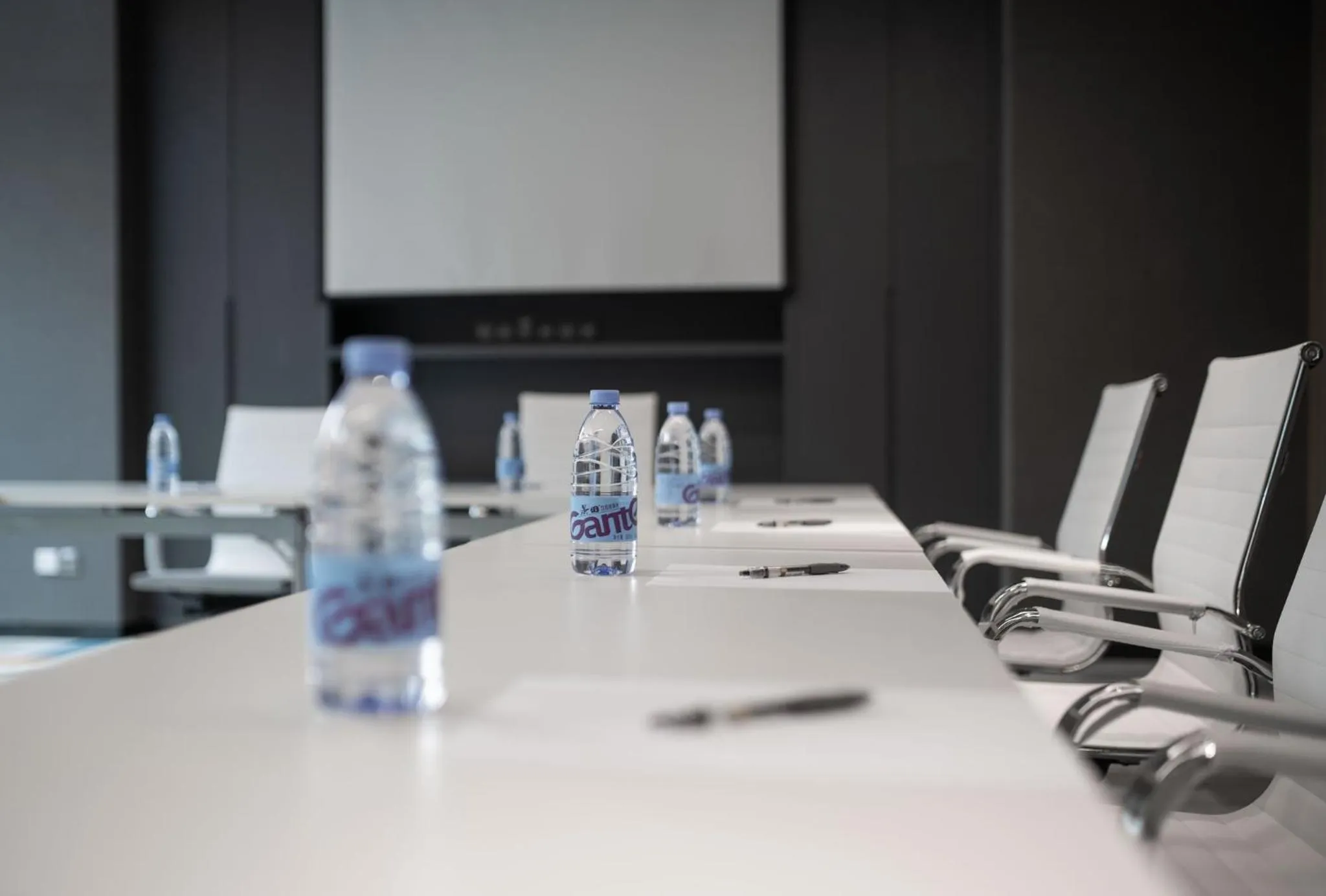 Meeting/conference room in Holiday Inn Express Zhuhai Gongbei by IHG