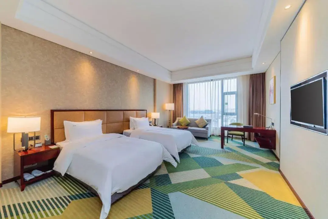 Twin Room with Roll In Shower - Non-Smoking in Holiday Inn Foshan Nanhai Central by IHG Twin Room with Roll In Shower - Non-Smoking in Holiday Inn Foshan Nanhai Central by IHG
