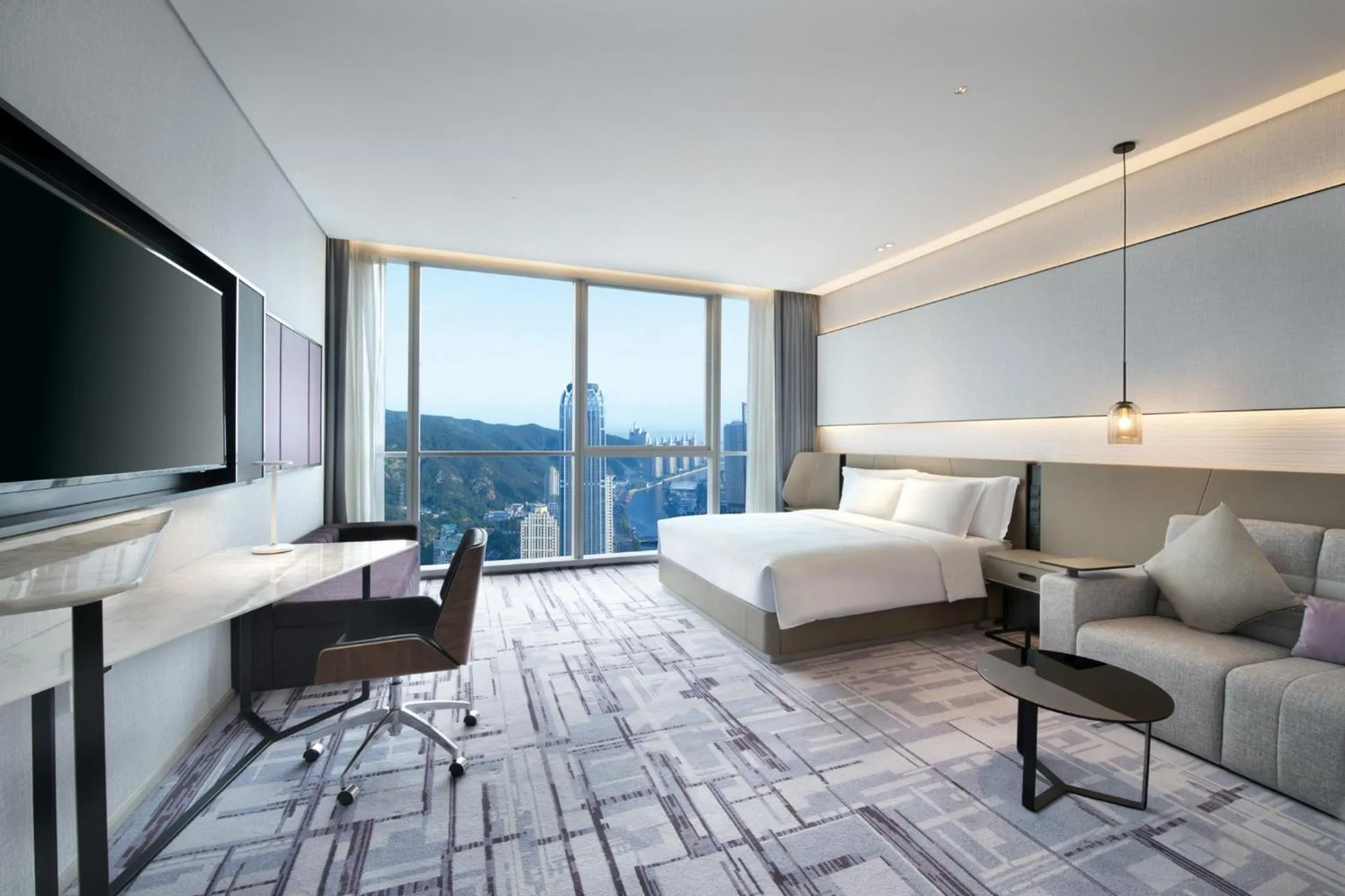 Photo of the whole room, Bed in Crowne Plaza Dalian Xinghai by IHG