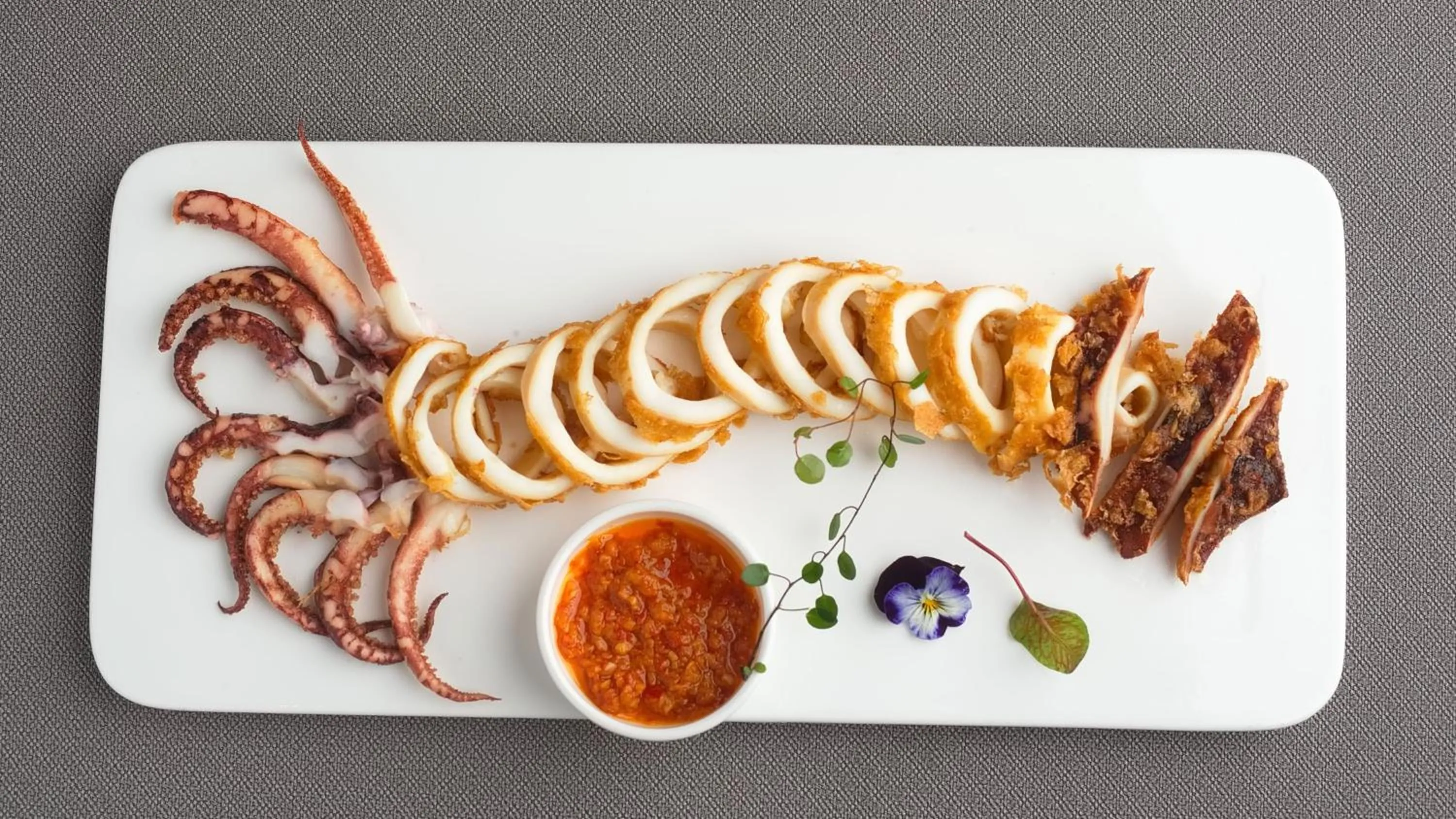 Restaurant/places to eat in Crowne Plaza Dalian Xinghai by IHG