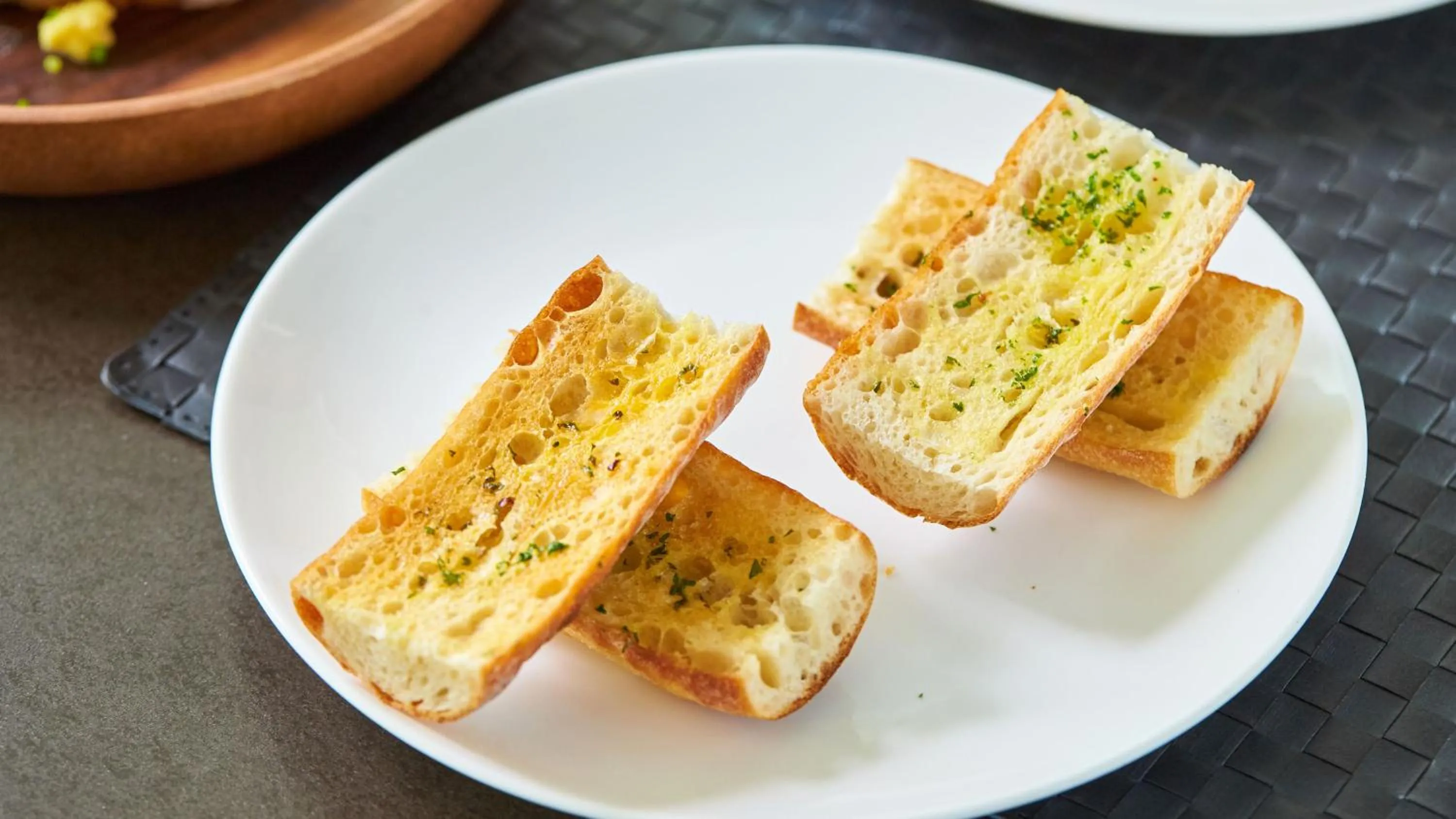 Restaurant/places to eat in Crowne Plaza Dalian Xinghai by IHG