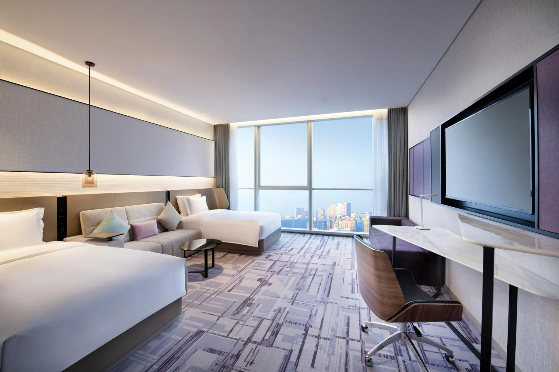 Bed in Crowne Plaza Dalian Xinghai by IHG