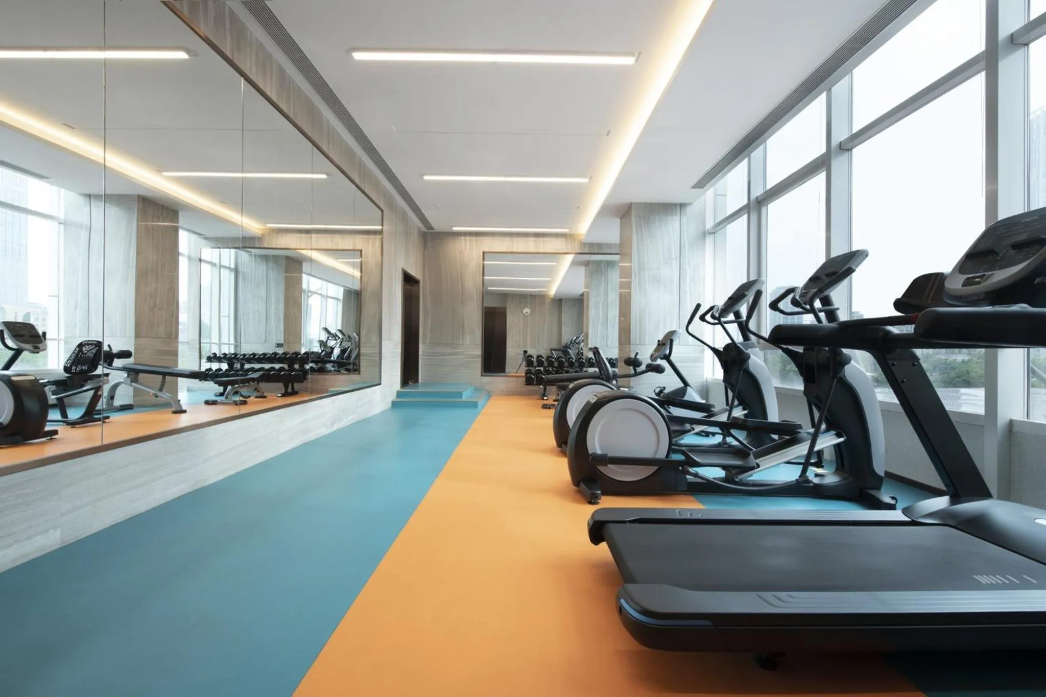 Fitness centre/facilities in Crowne Plaza Dalian Xinghai by IHG