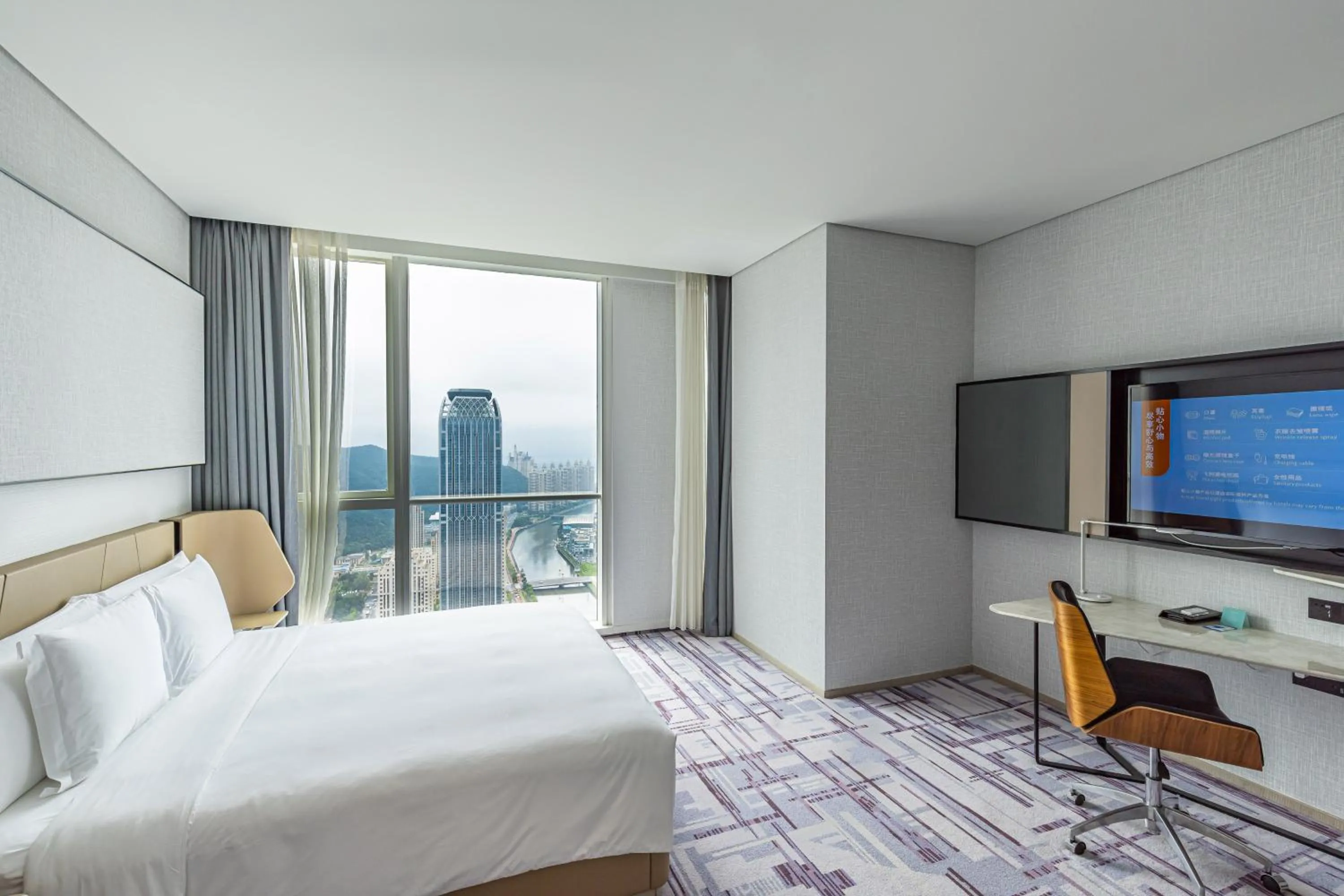 Bed in Crowne Plaza Dalian Xinghai by IHG