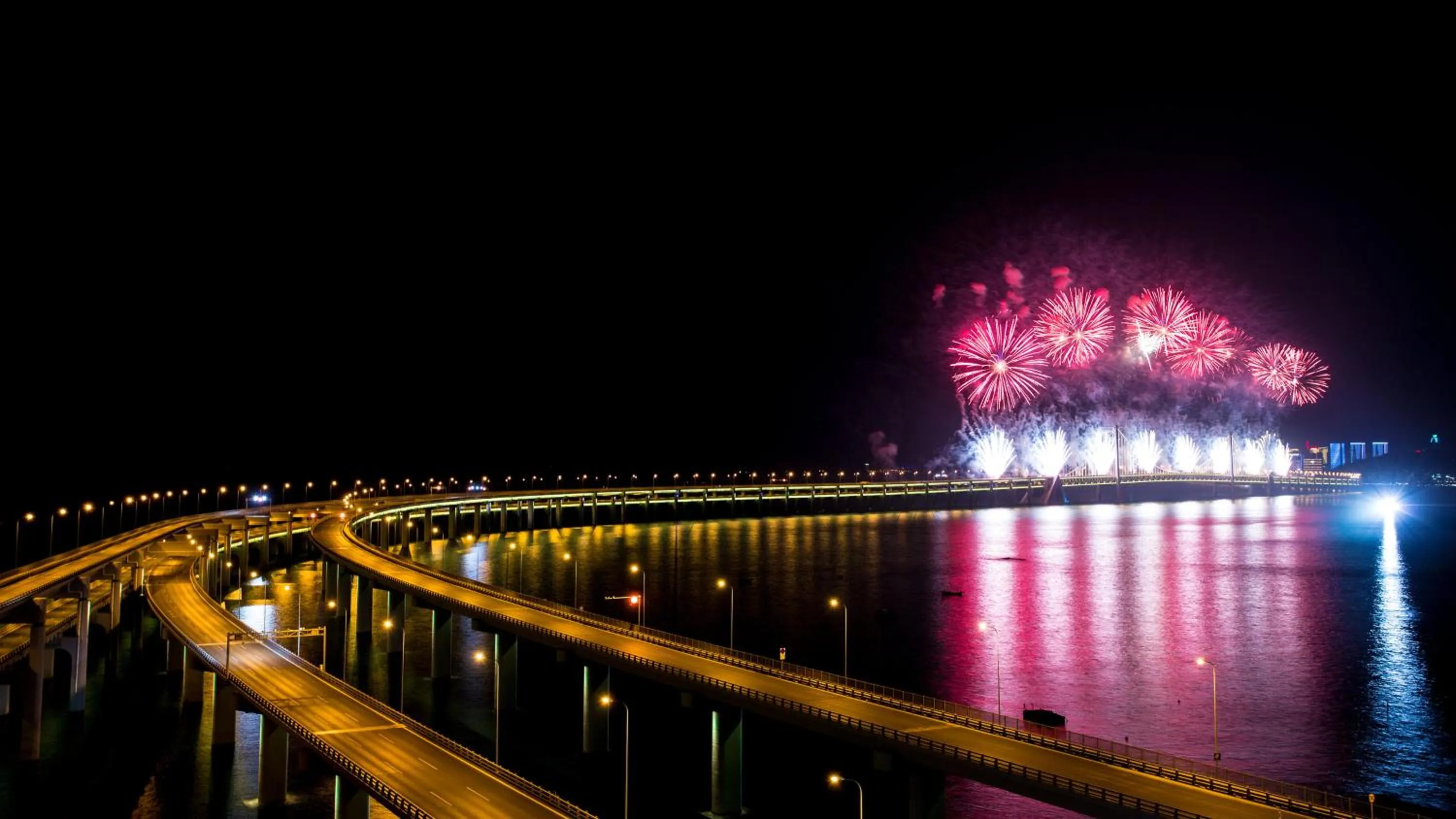 Area and facilities in Crowne Plaza Dalian Xinghai by IHG