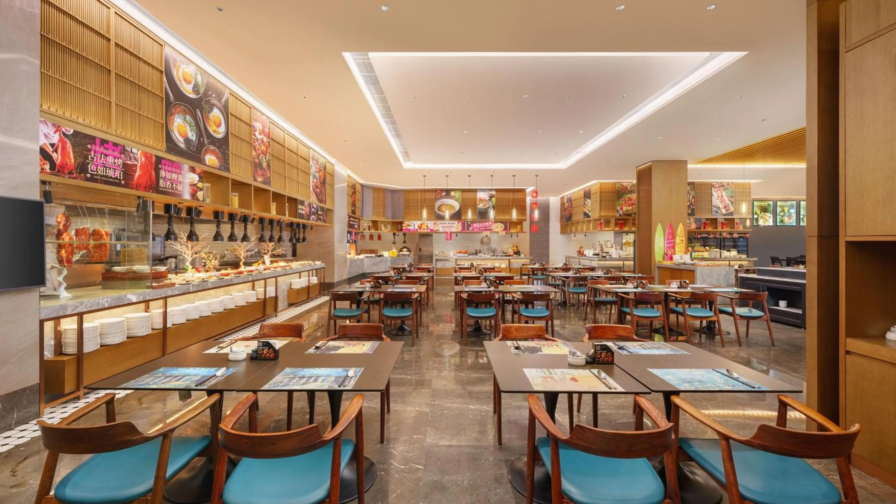 Restaurant/places to eat in Crowne Plaza Dalian Xinghai by IHG