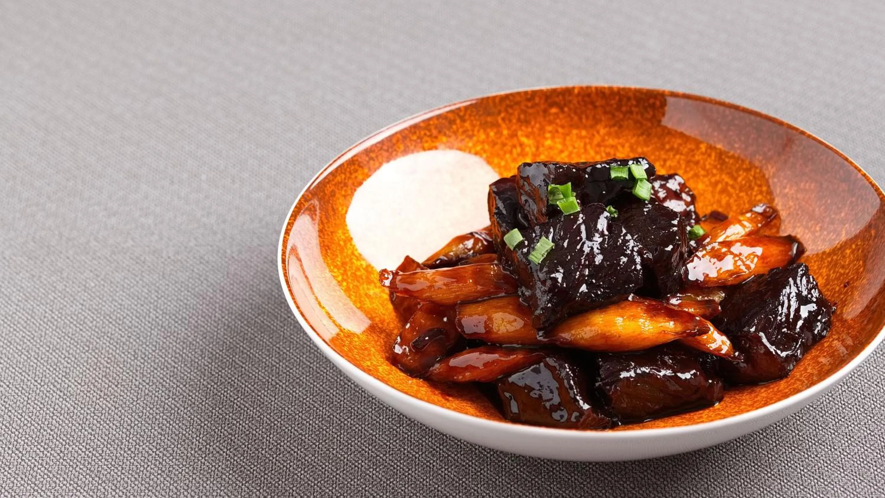 Restaurant/places to eat in Crowne Plaza Dalian Xinghai by IHG