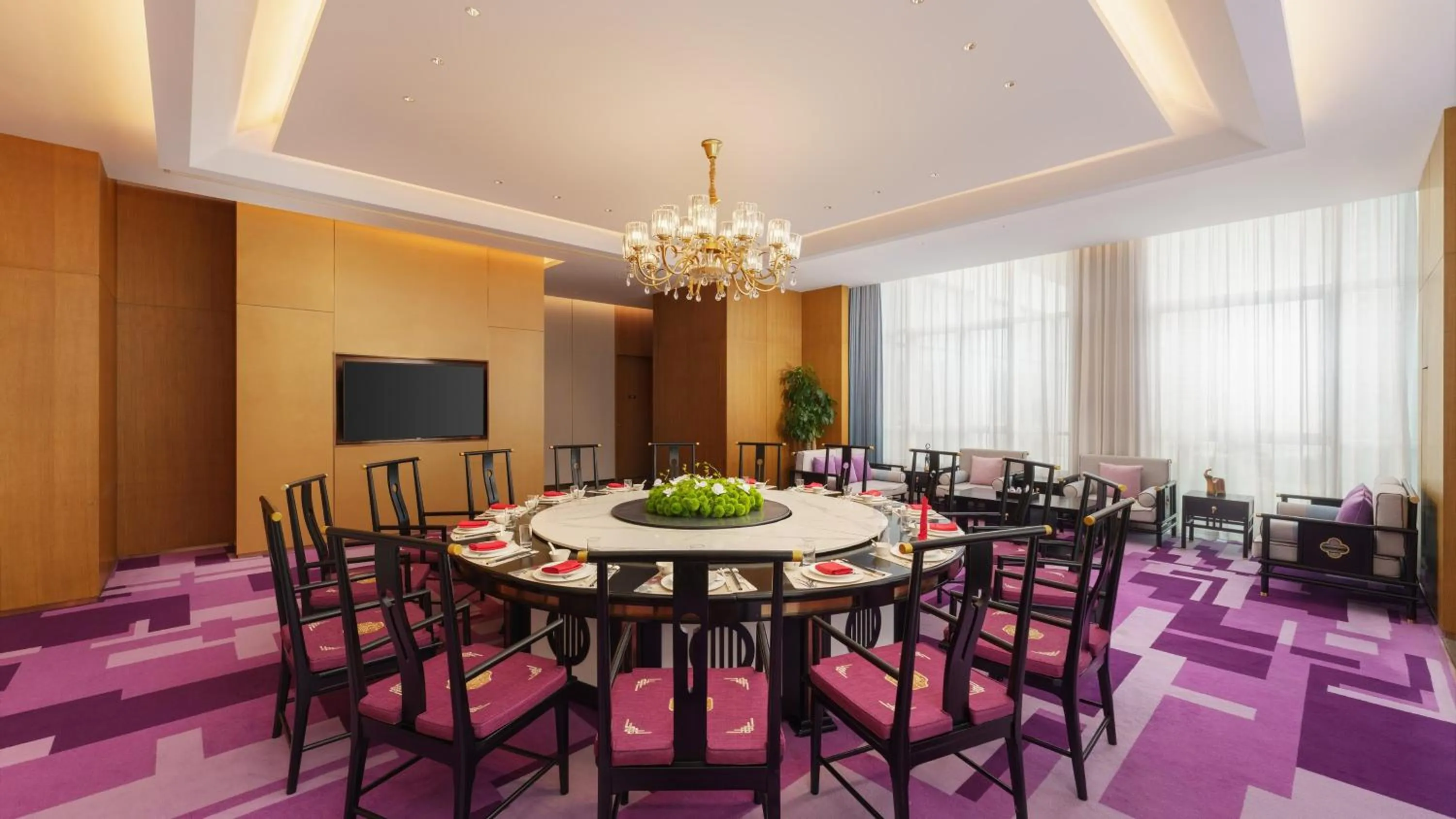 Restaurant/places to eat in Crowne Plaza Dalian Xinghai by IHG