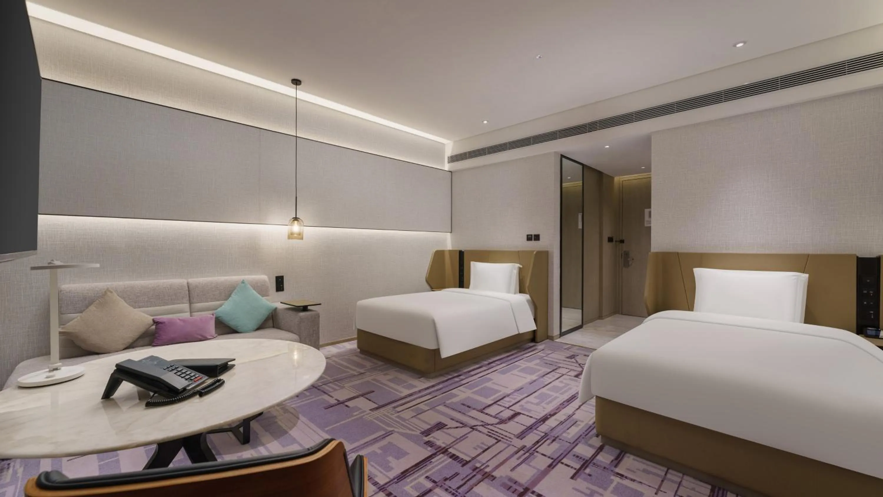 Photo of the whole room, Bed in Crowne Plaza Dalian Xinghai by IHG