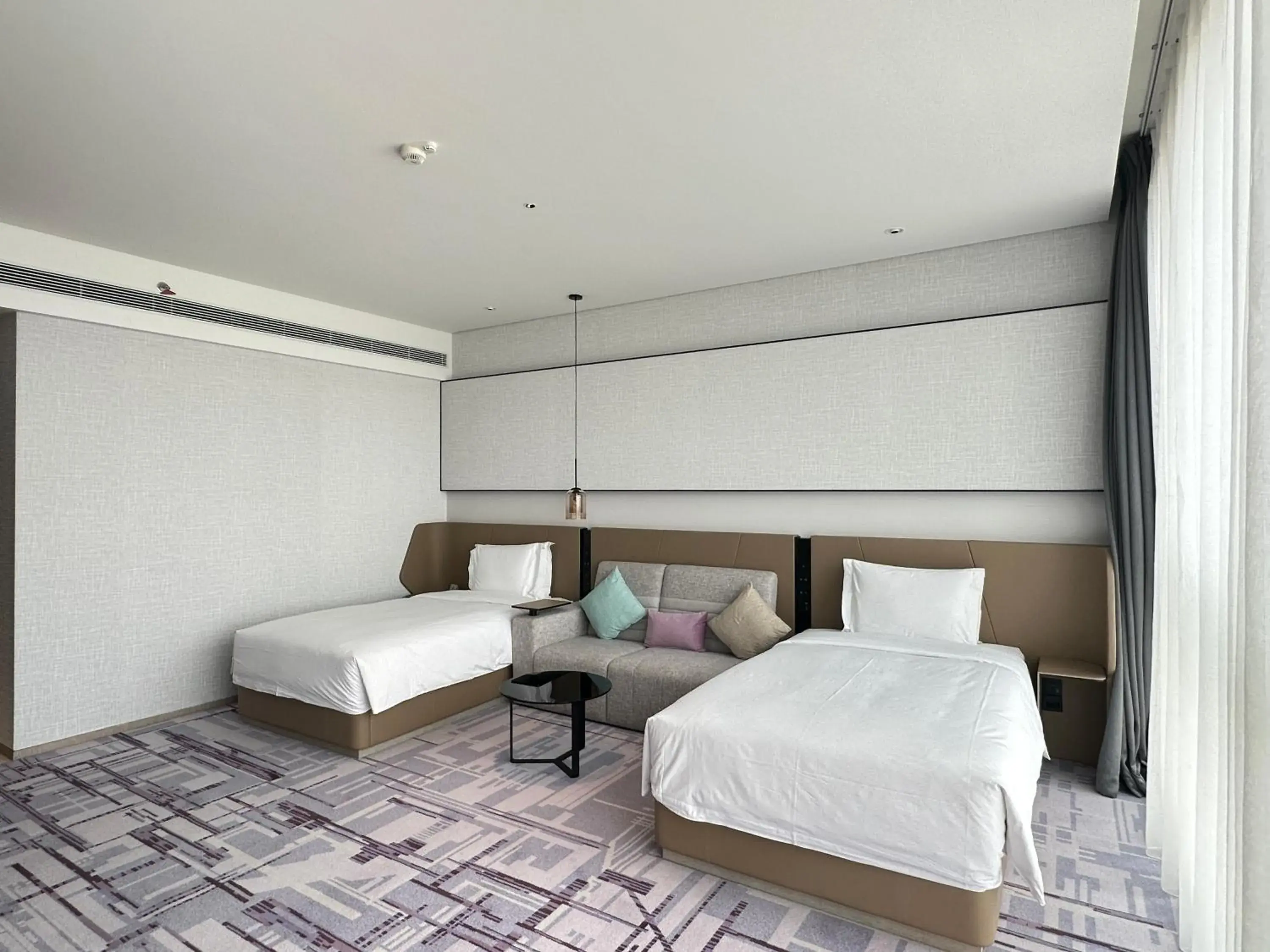 Standard Twin Room in Crowne Plaza Dalian Xinghai by IHG Standard Twin Room in Crowne Plaza Dalian Xinghai by IHG