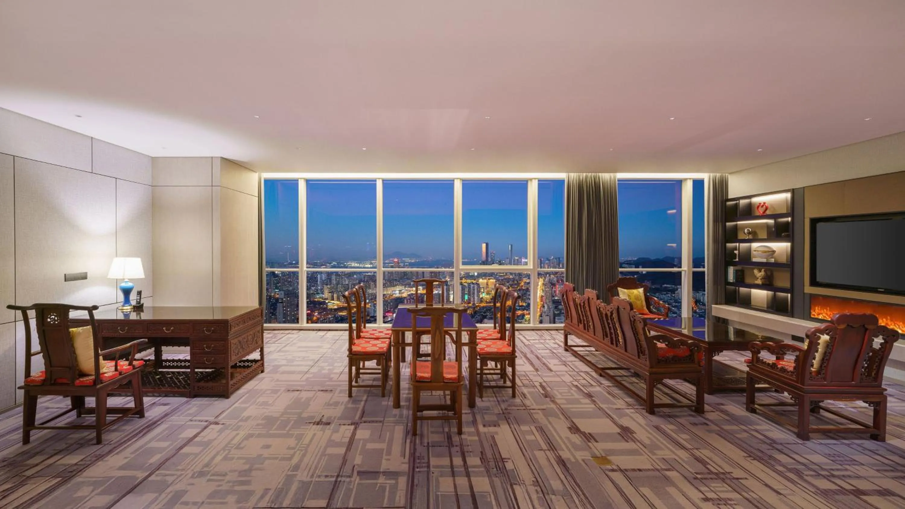 Photo of the whole room in Crowne Plaza Dalian Xinghai by IHG