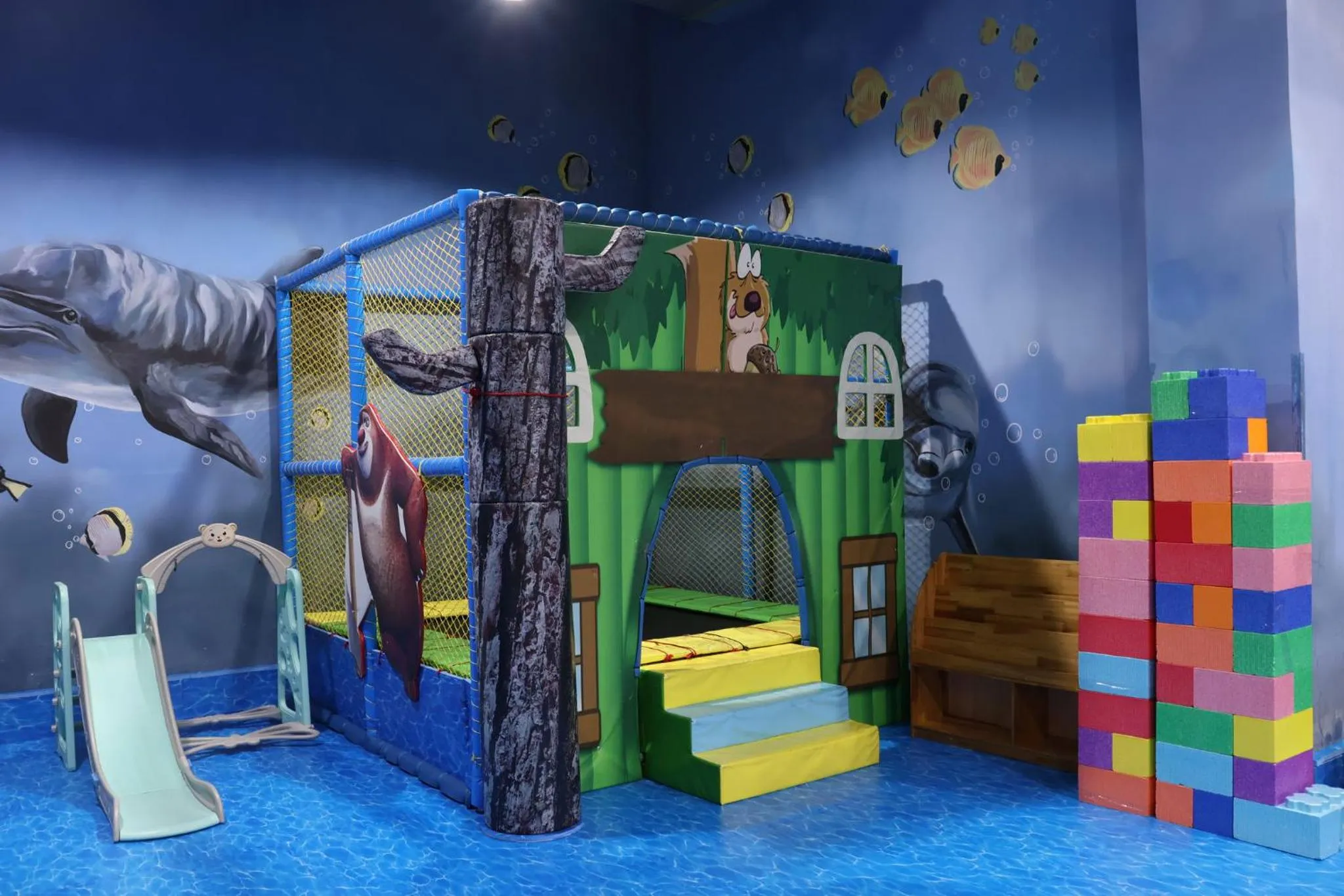 Fitness centre/facilities in Crowne Plaza Dalian Xinghai by IHG