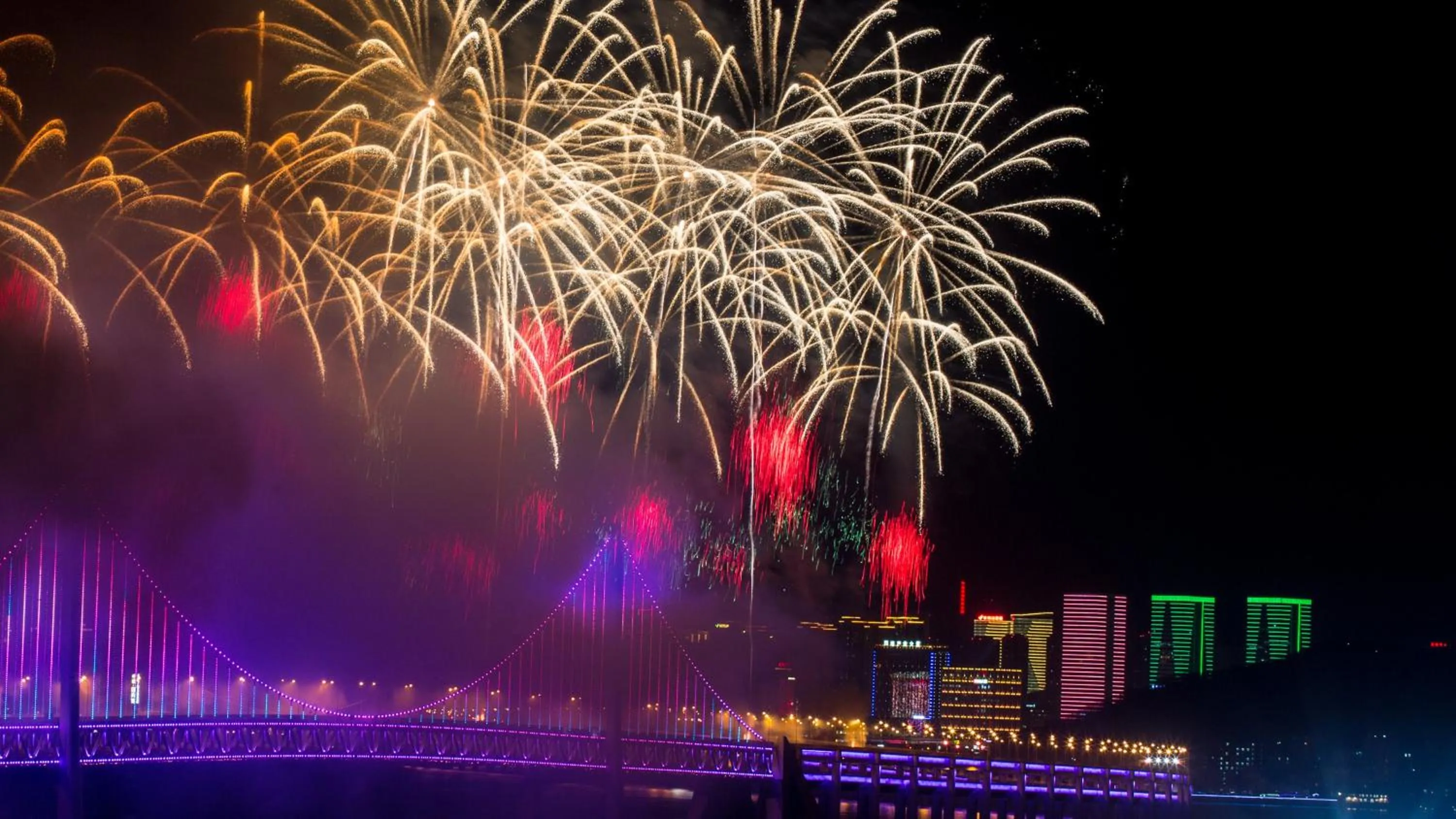 Area and facilities in Crowne Plaza Dalian Xinghai by IHG