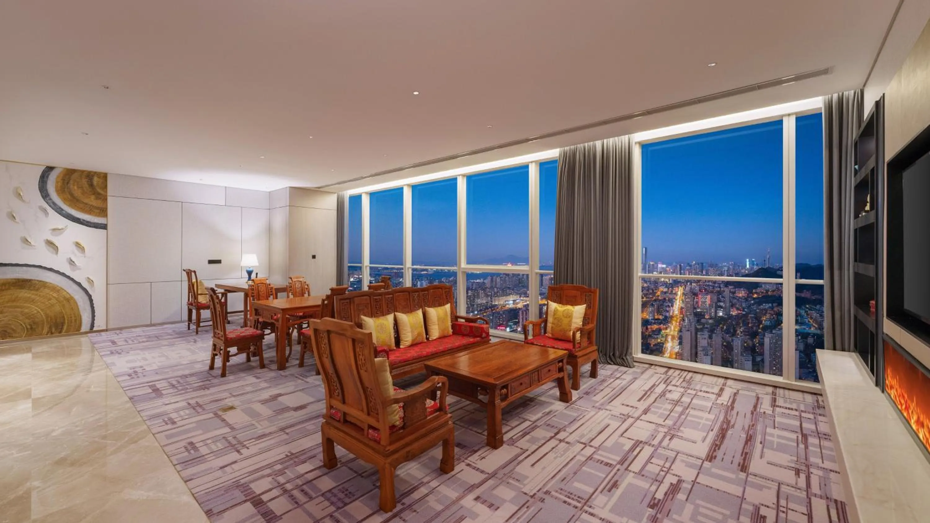 Photo of the whole room in Crowne Plaza Dalian Xinghai by IHG